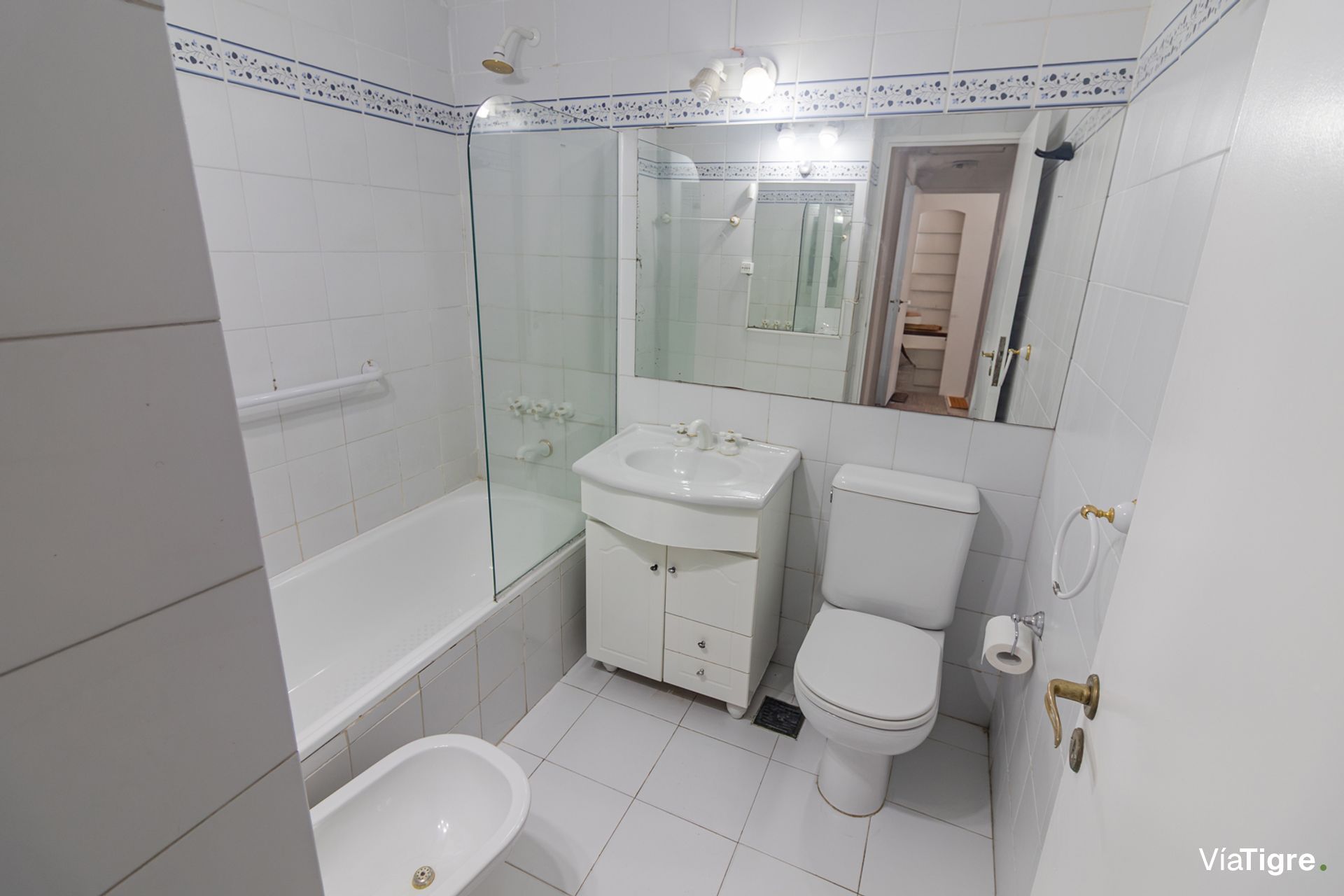 Venta Dpto En Pb 4 Amb En Acassuso- 2 Patios+ Coch