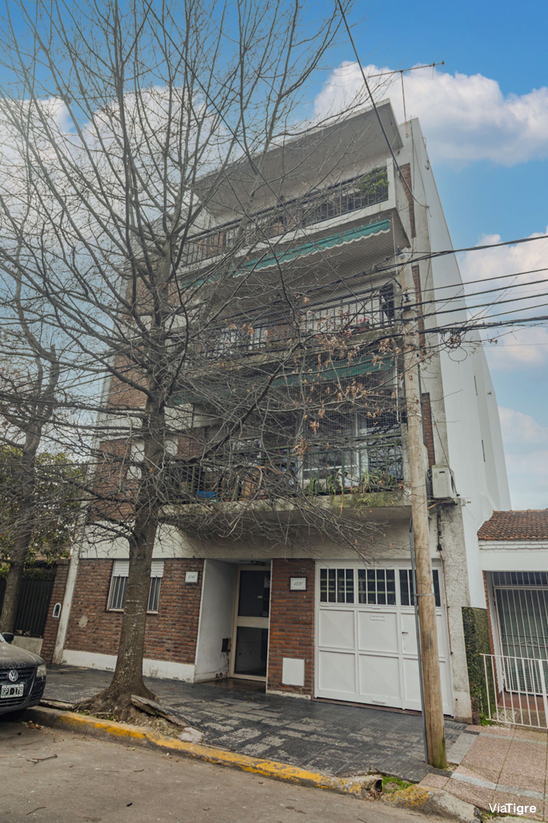 Venta Dpto En Pb 4 Amb En Acassuso- 2 Patios+ Coch