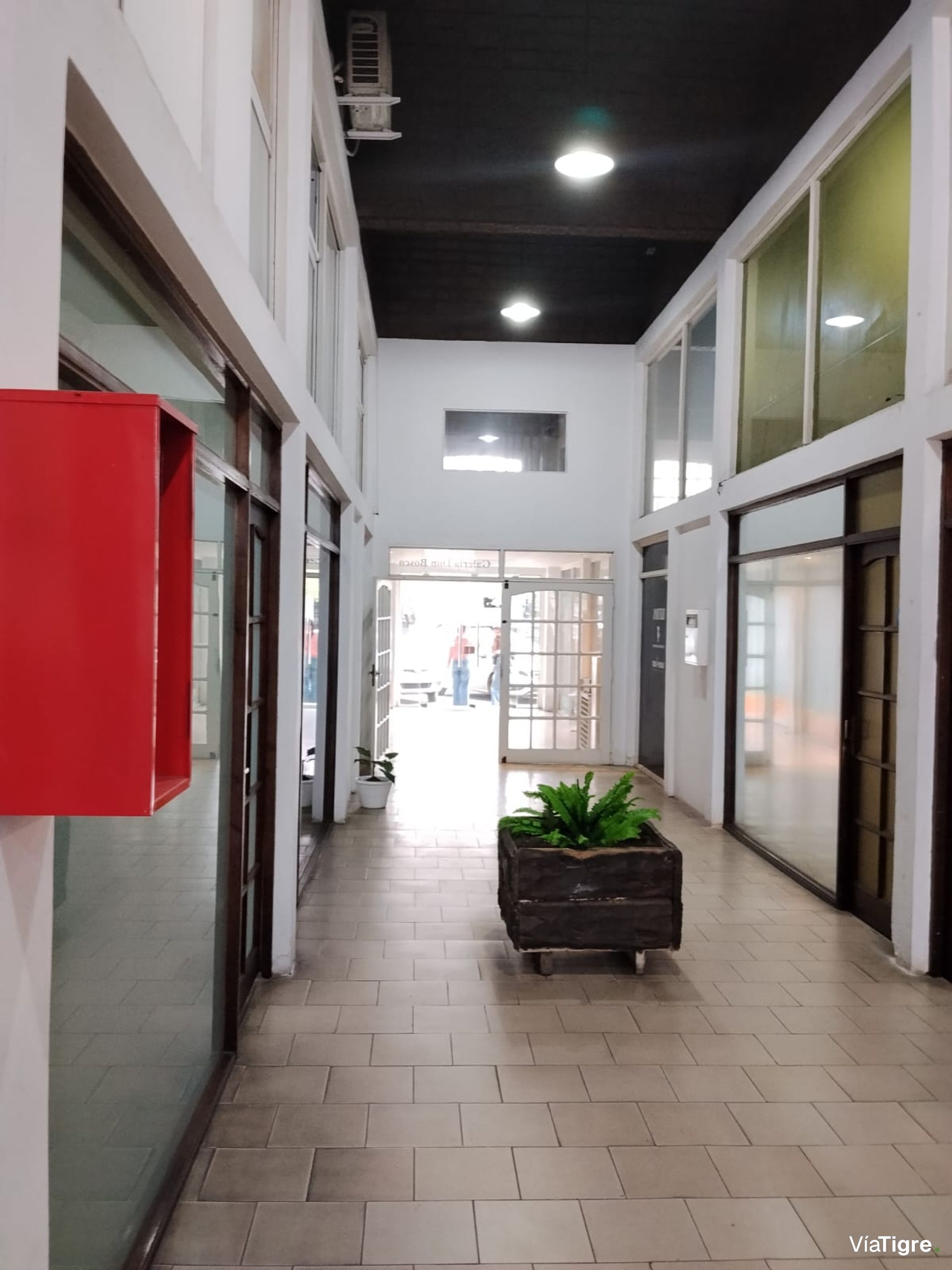 Alquiler Local Comercial En Galeria San Isidro