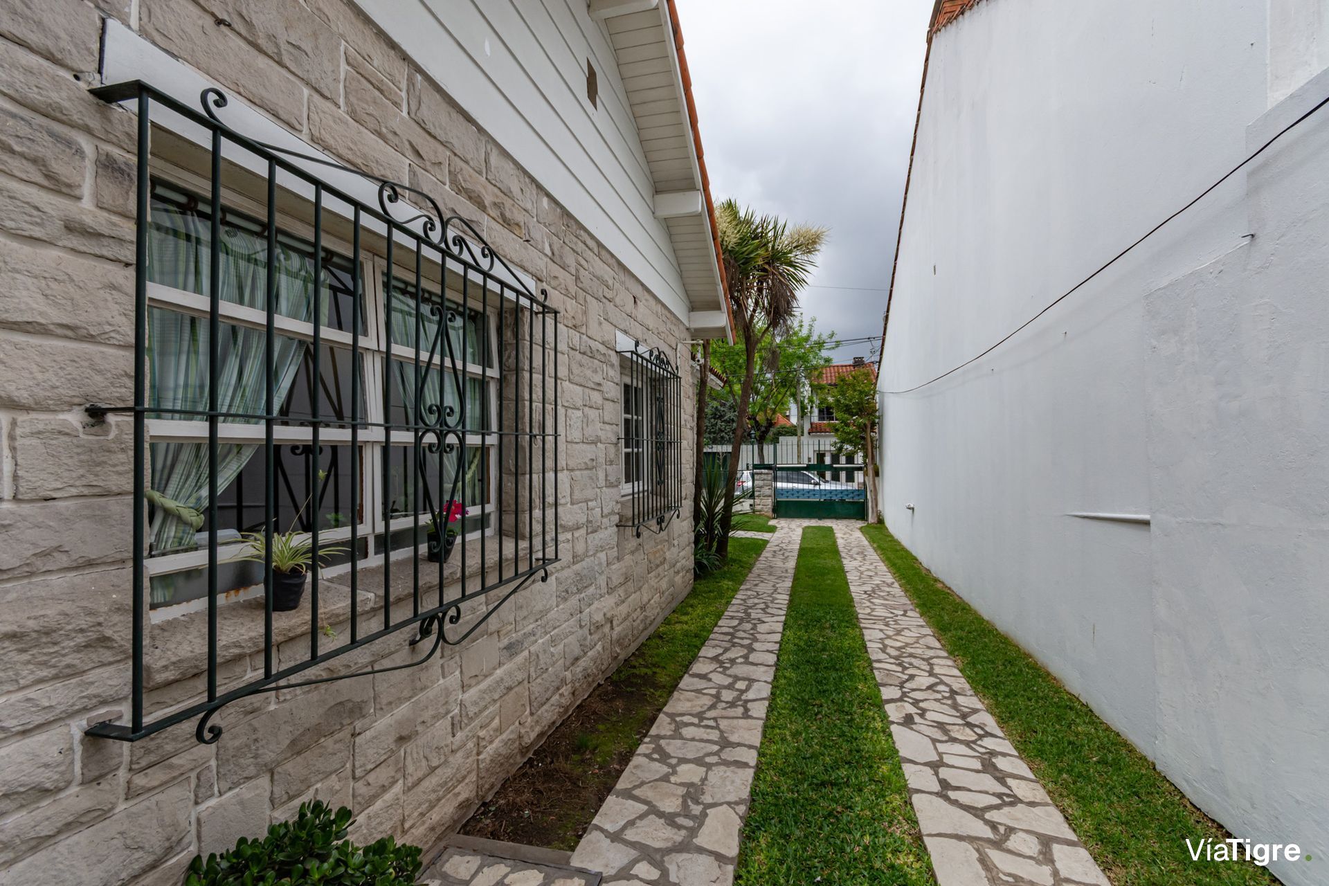 Venta Casa Lote Propio Jardin Pile Cochera Florida