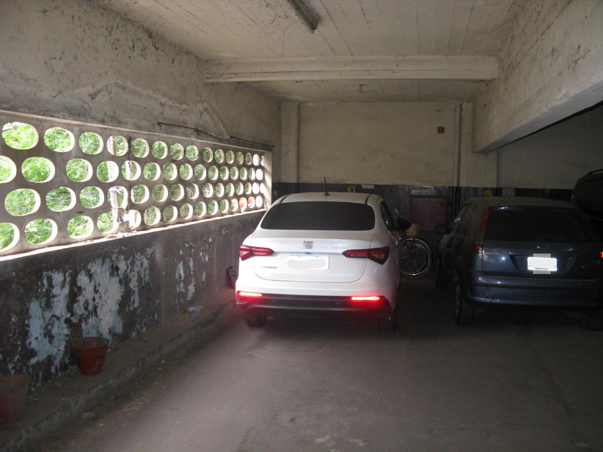 Garage for sale by Florida Este