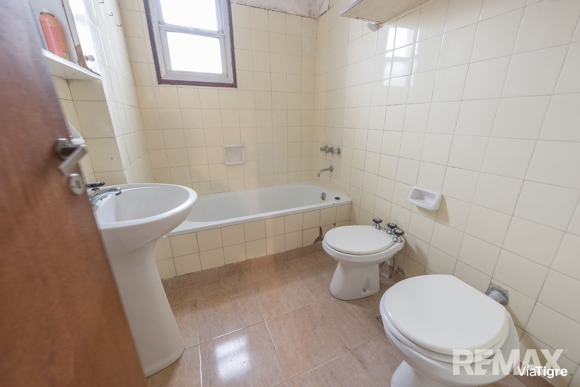 Venta depto 3 amb a refaccionar 2 balcones Tigre