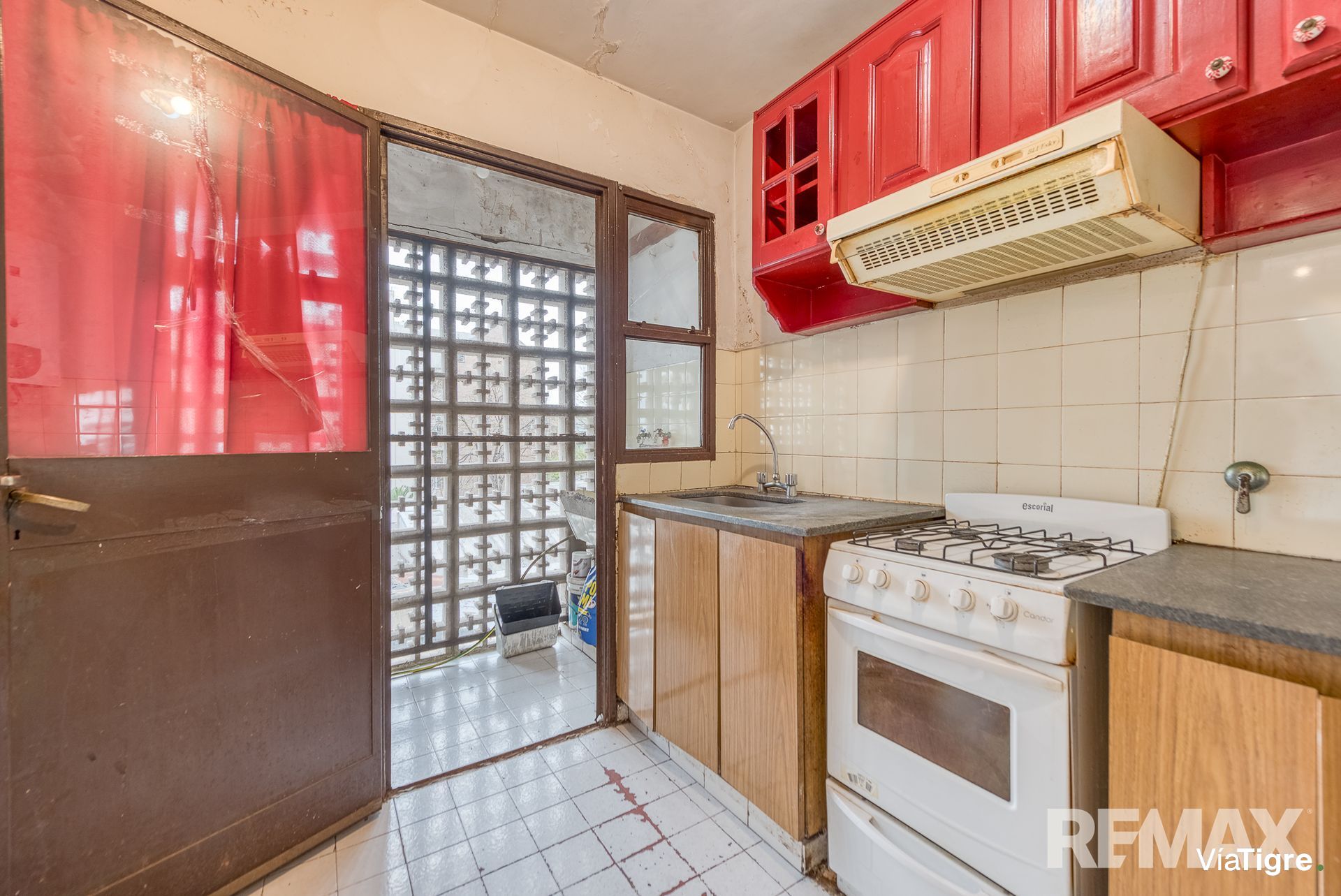 Venta depto 3 amb a refaccionar 2 balcones Tigre
