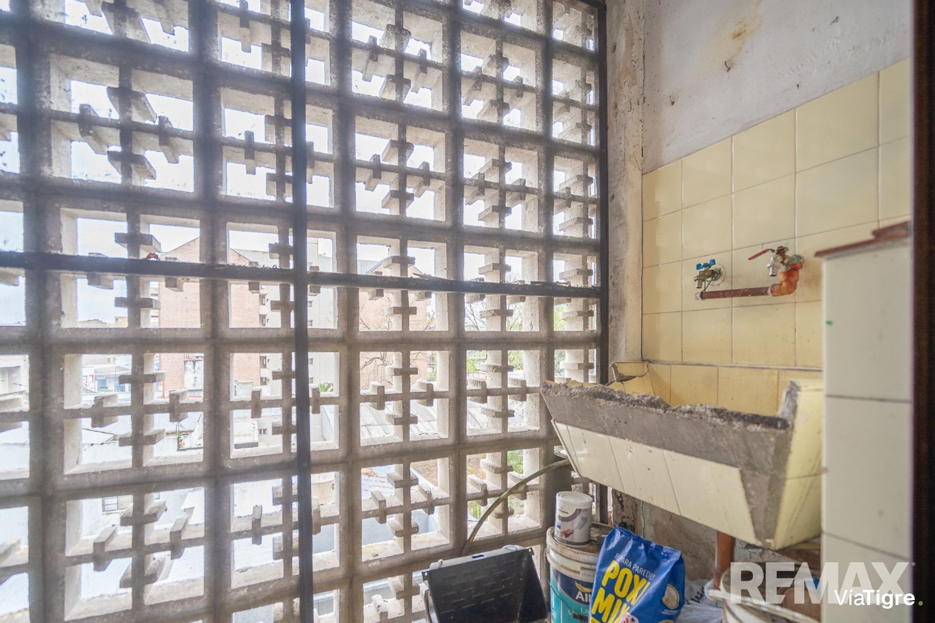 Venta depto 3 amb a refaccionar 2 balcones Tigre