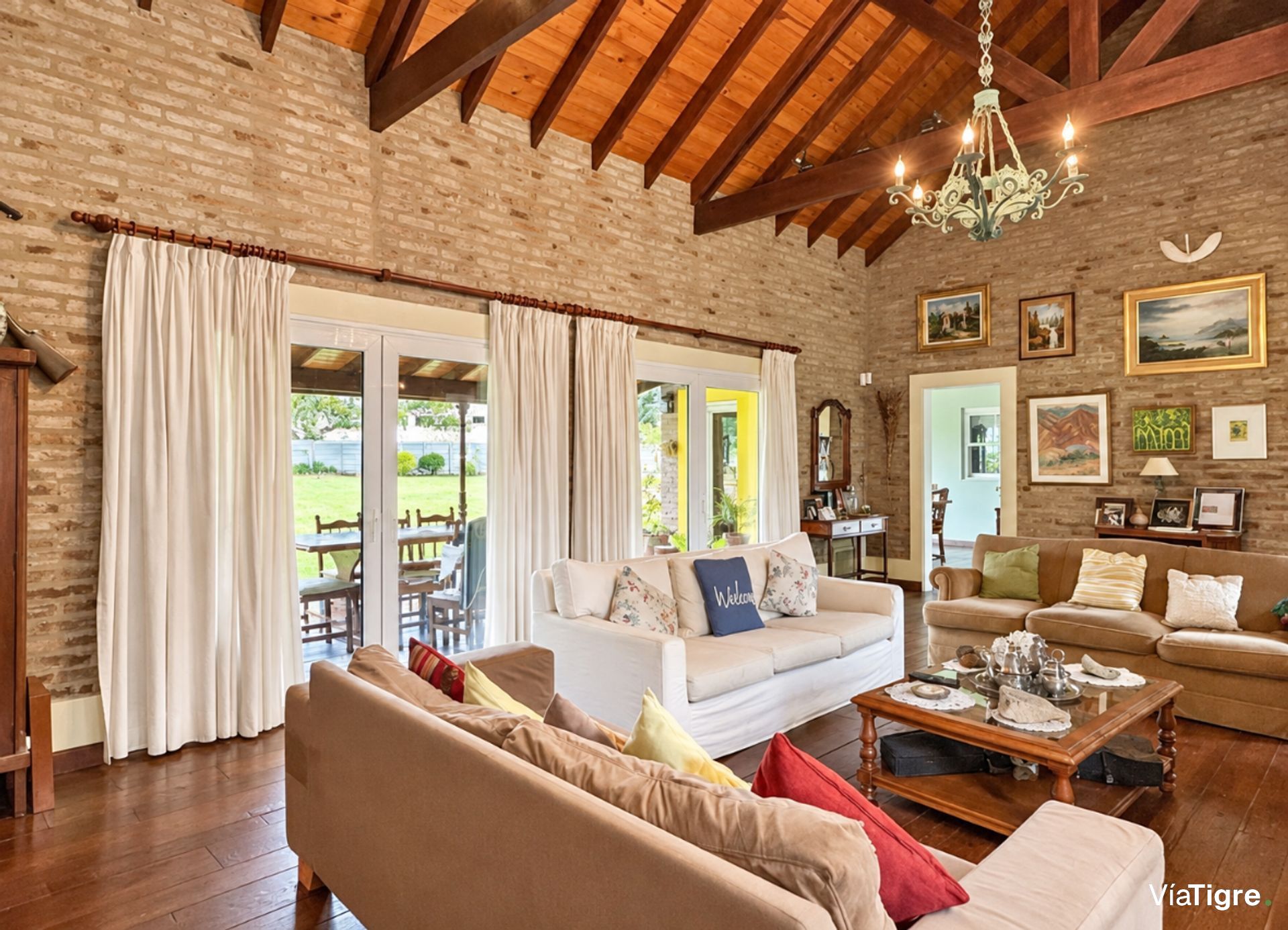 Venta De Casa (Lote Amplio) En Benavidez