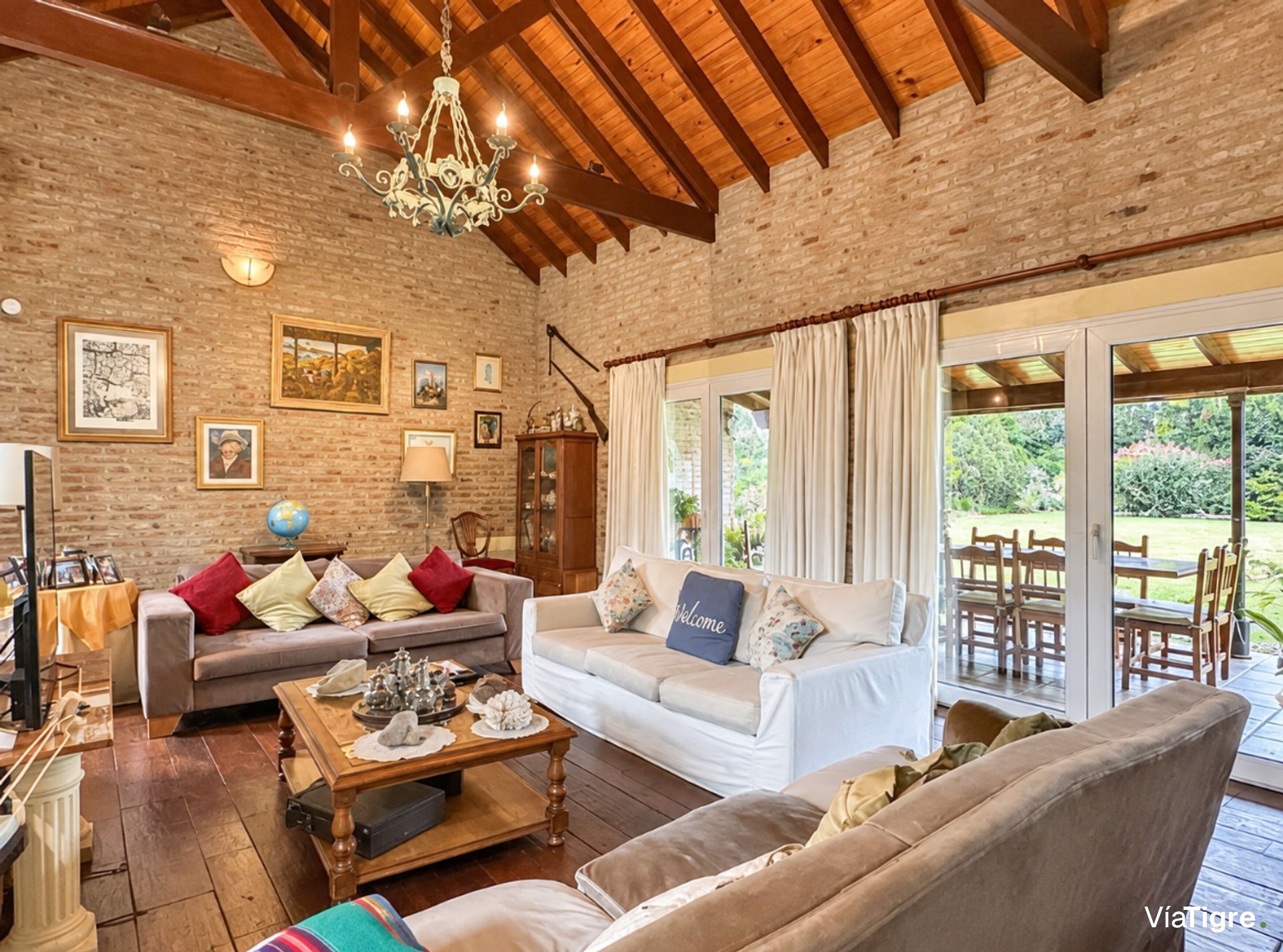 Venta De Casa (Lote Amplio) En Benavidez