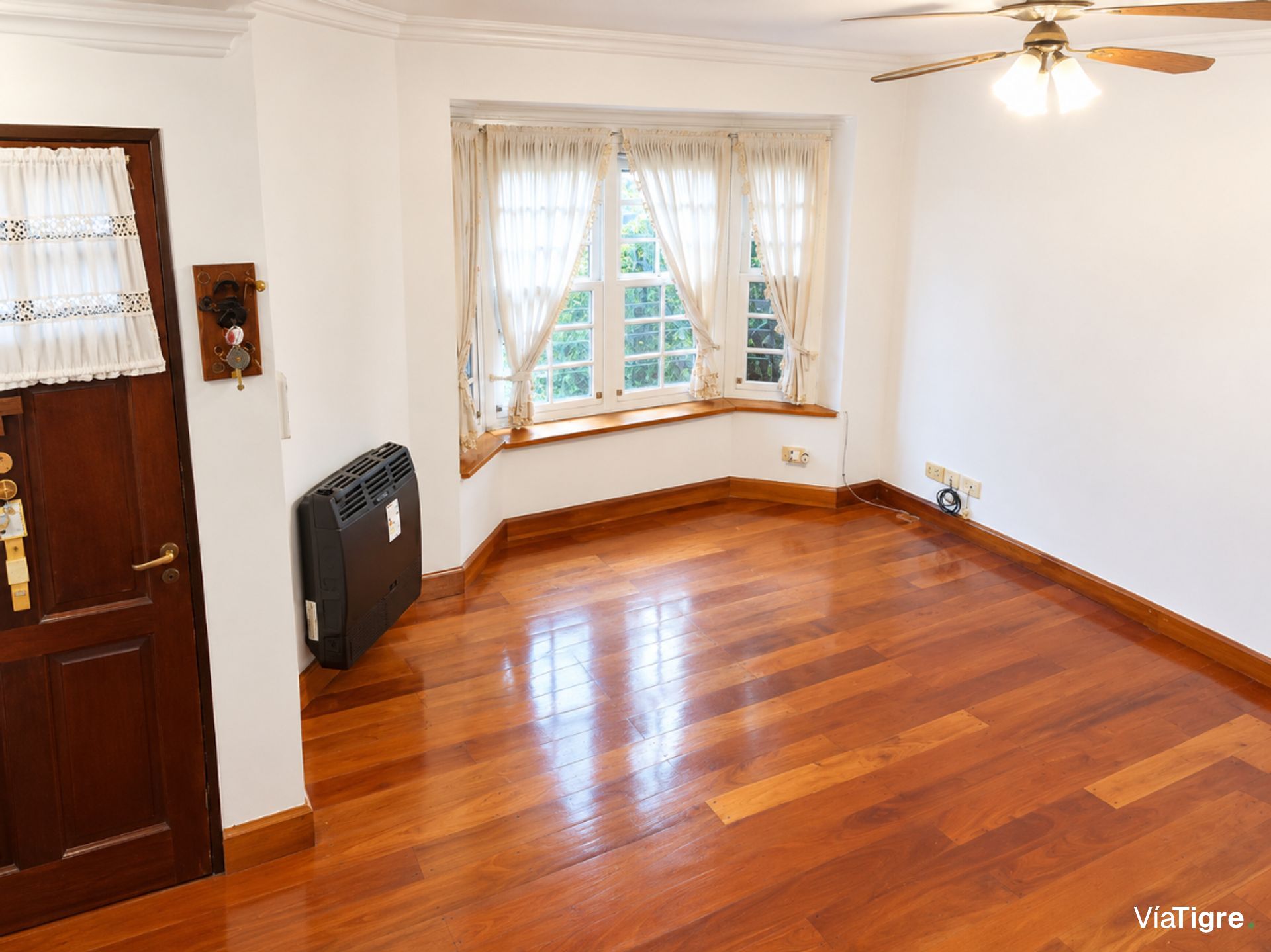Venta Casa Triplex 6 Ambientes Martinez Parrilla