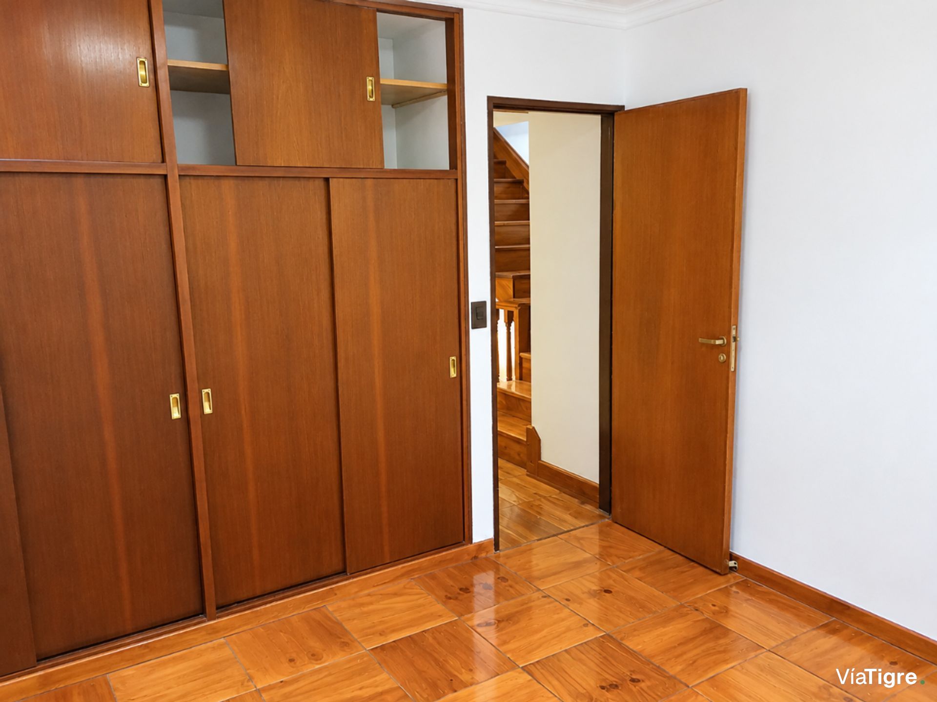 Venta Casa Triplex 6 Ambientes Martinez Parrilla