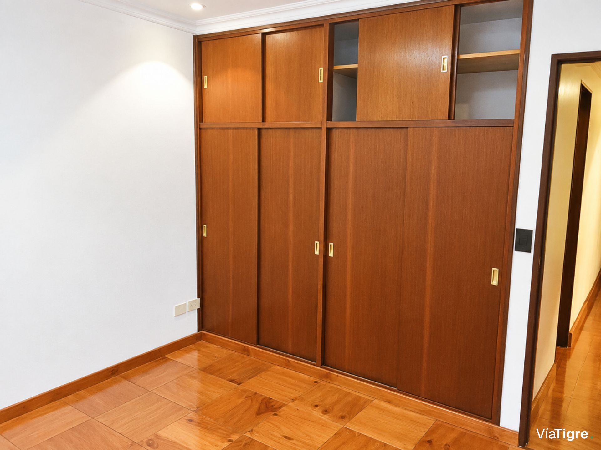 Venta Casa Triplex 6 Ambientes Martinez Parrilla