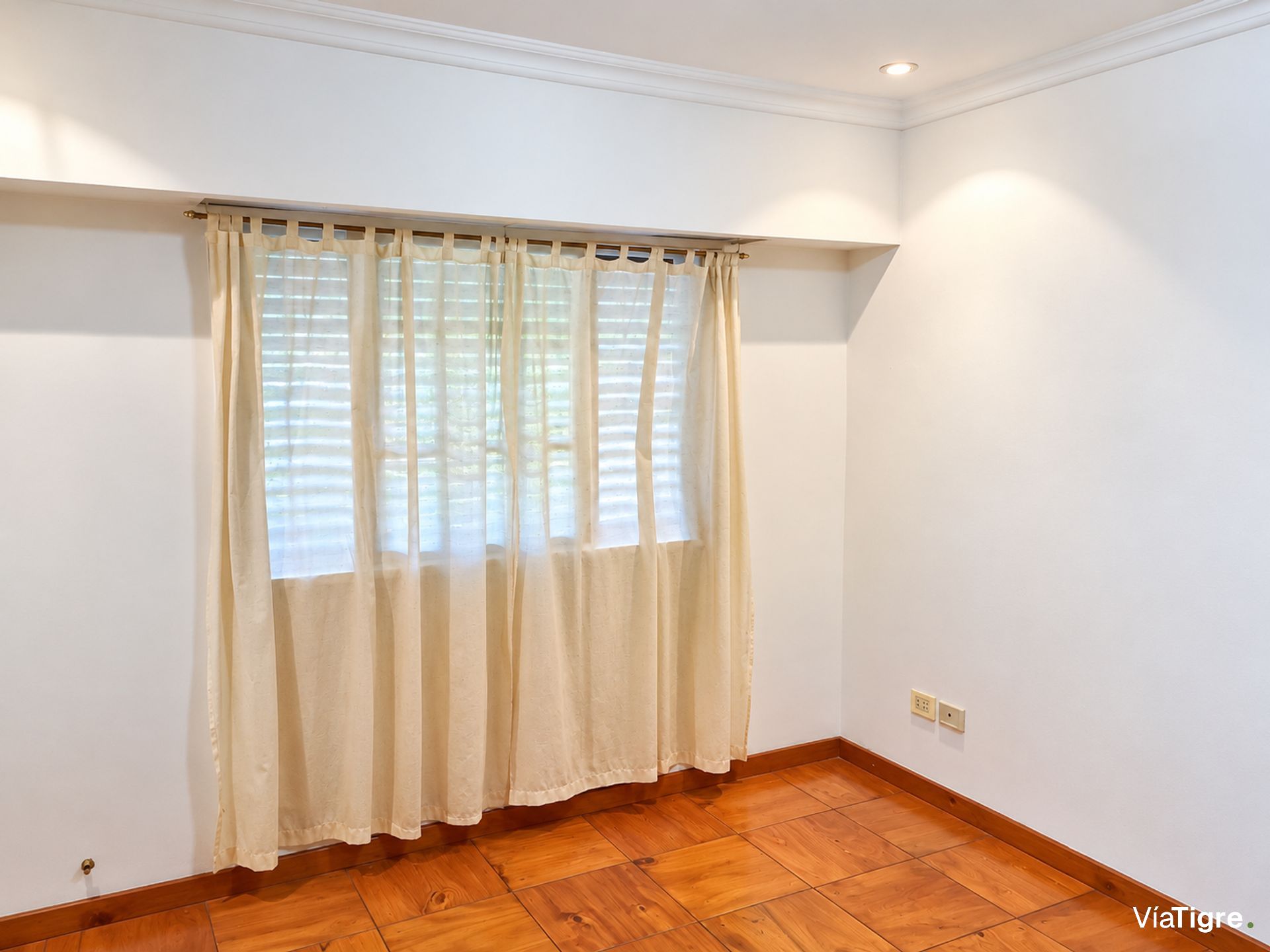 Venta Casa Triplex 6 Ambientes Martinez Parrilla