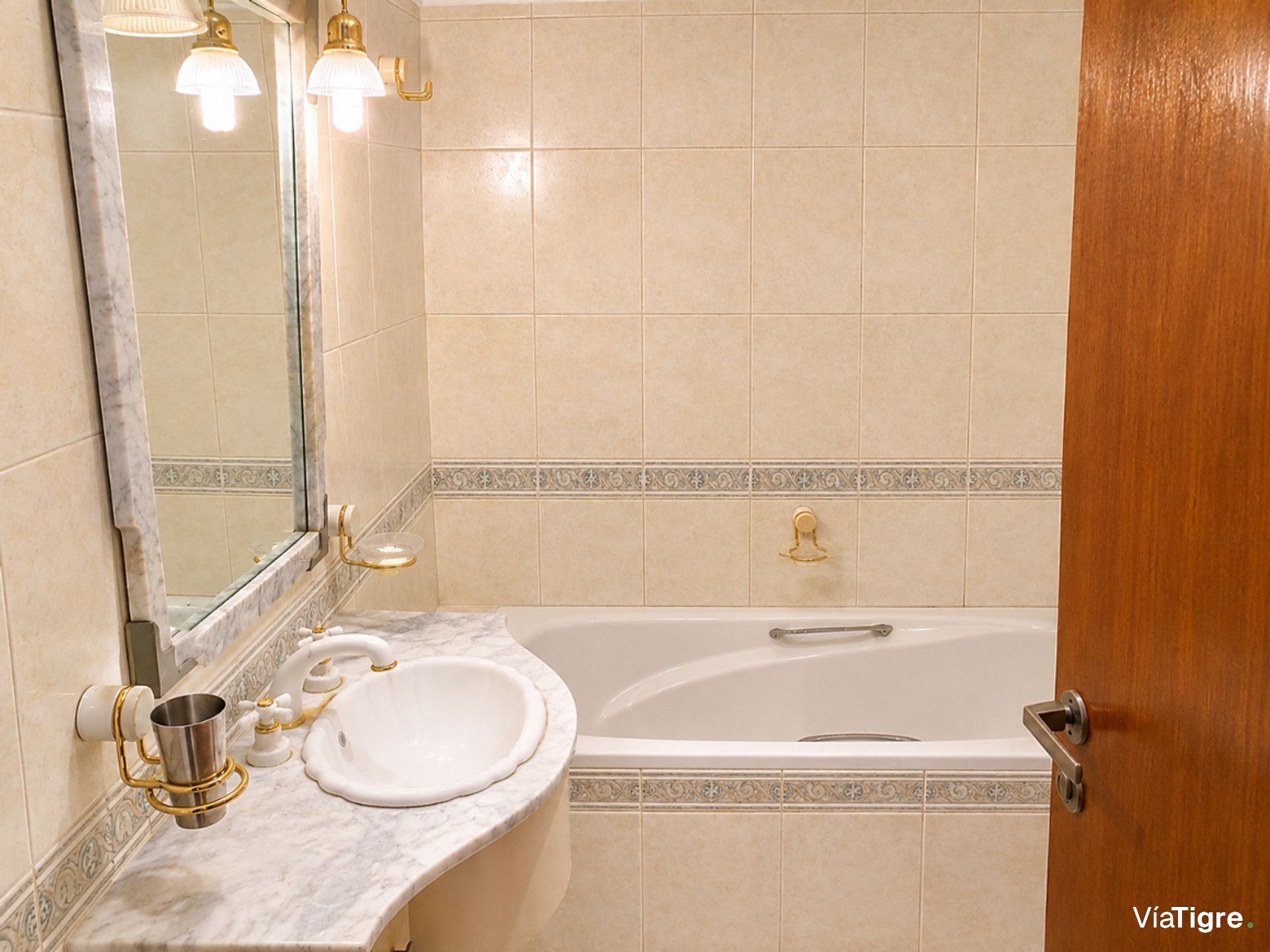 Venta Casa Triplex 6 Ambientes Martinez Parrilla