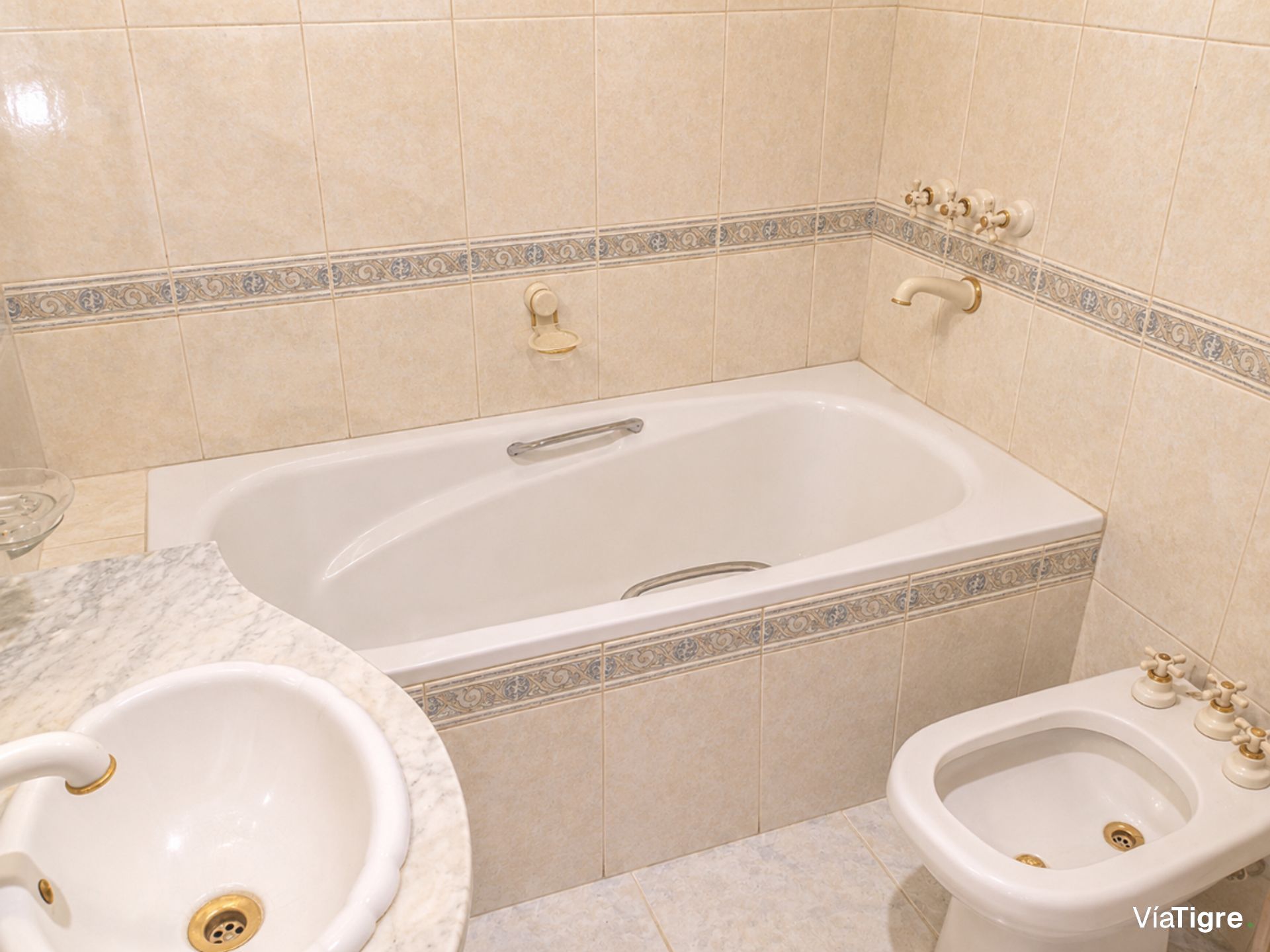 Venta Casa Triplex 6 Ambientes Martinez Parrilla