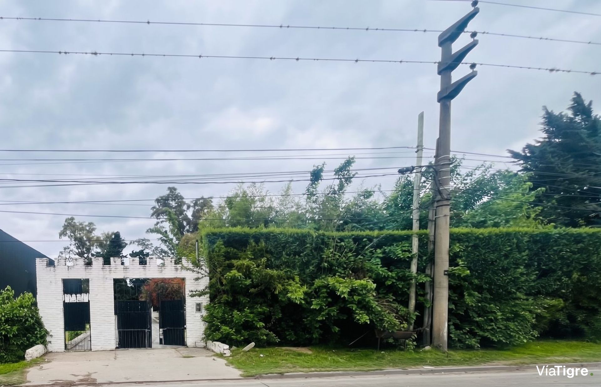 Venta de exelente terreno sobre avenida comercial