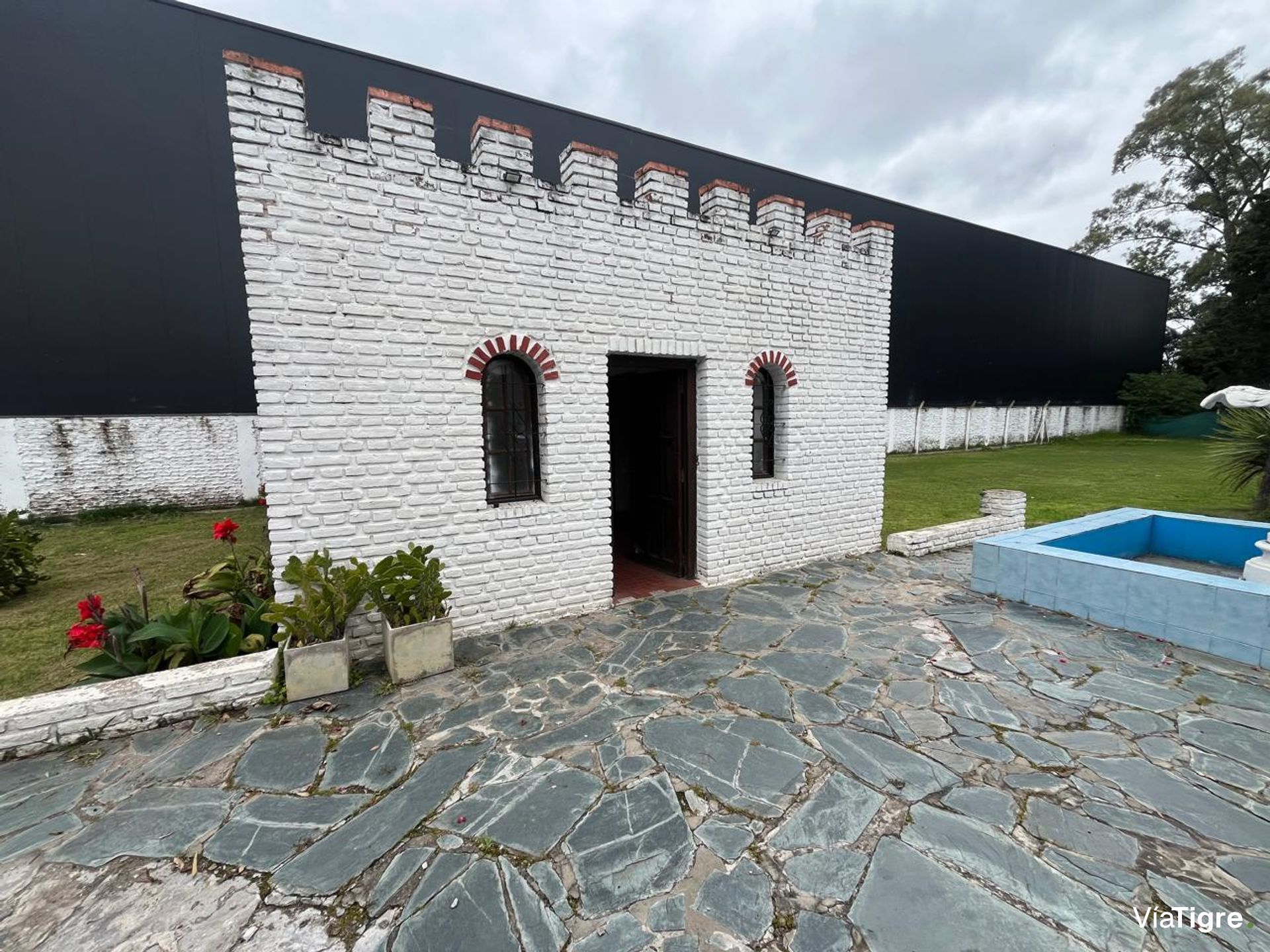 Venta de exelente terreno sobre avenida comercial