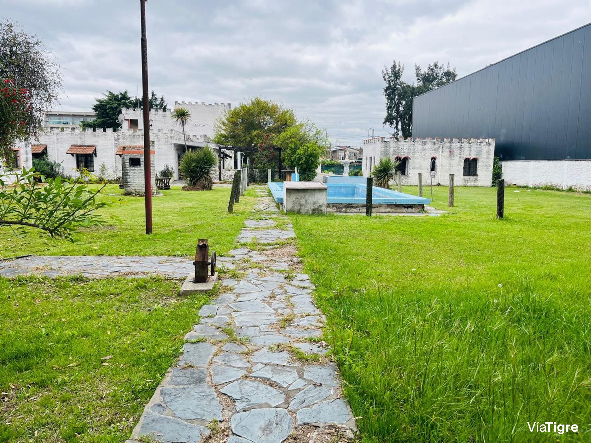 Venta de exelente terreno sobre avenida comercial