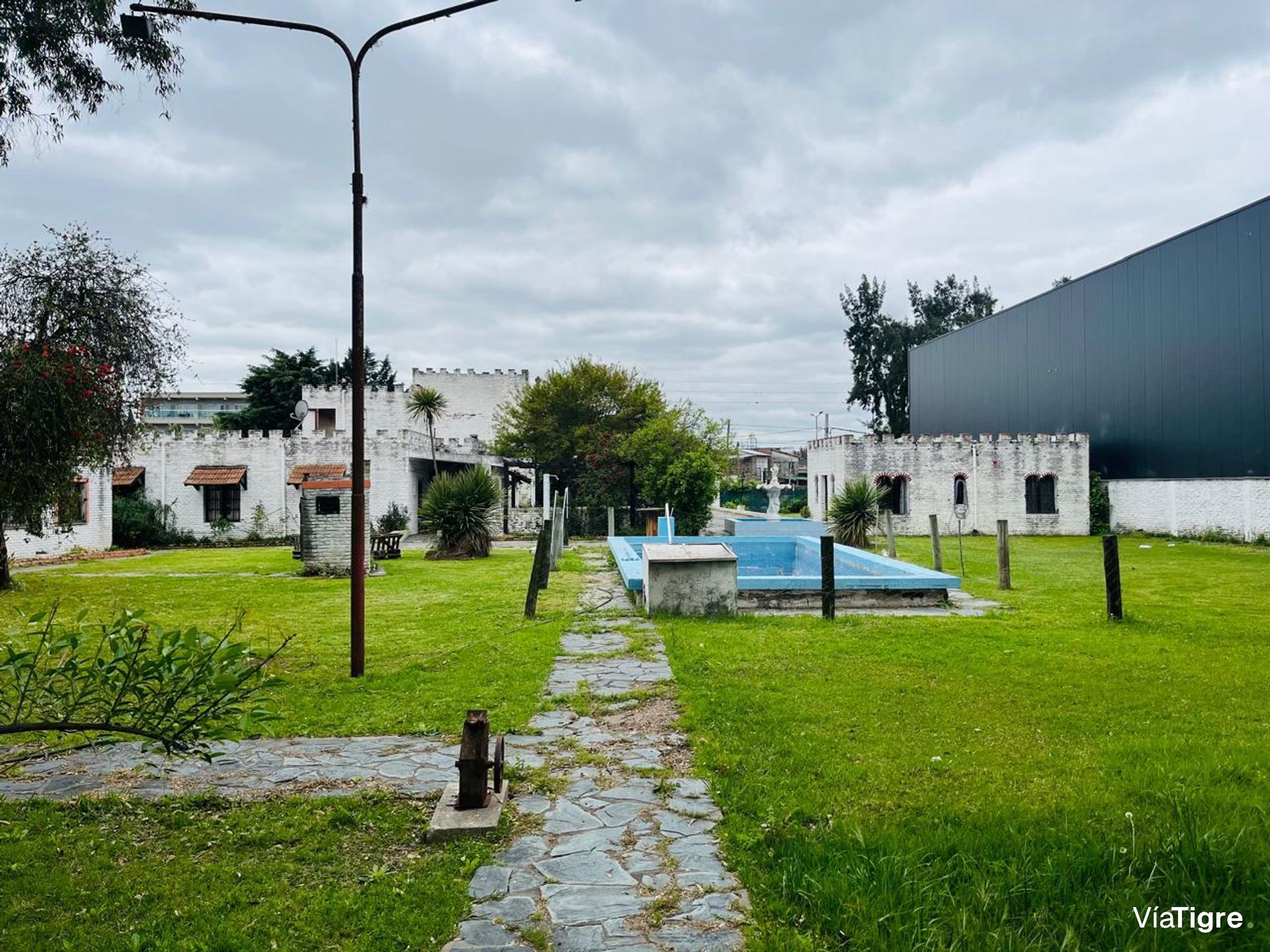 Venta de exelente terreno sobre avenida comercial