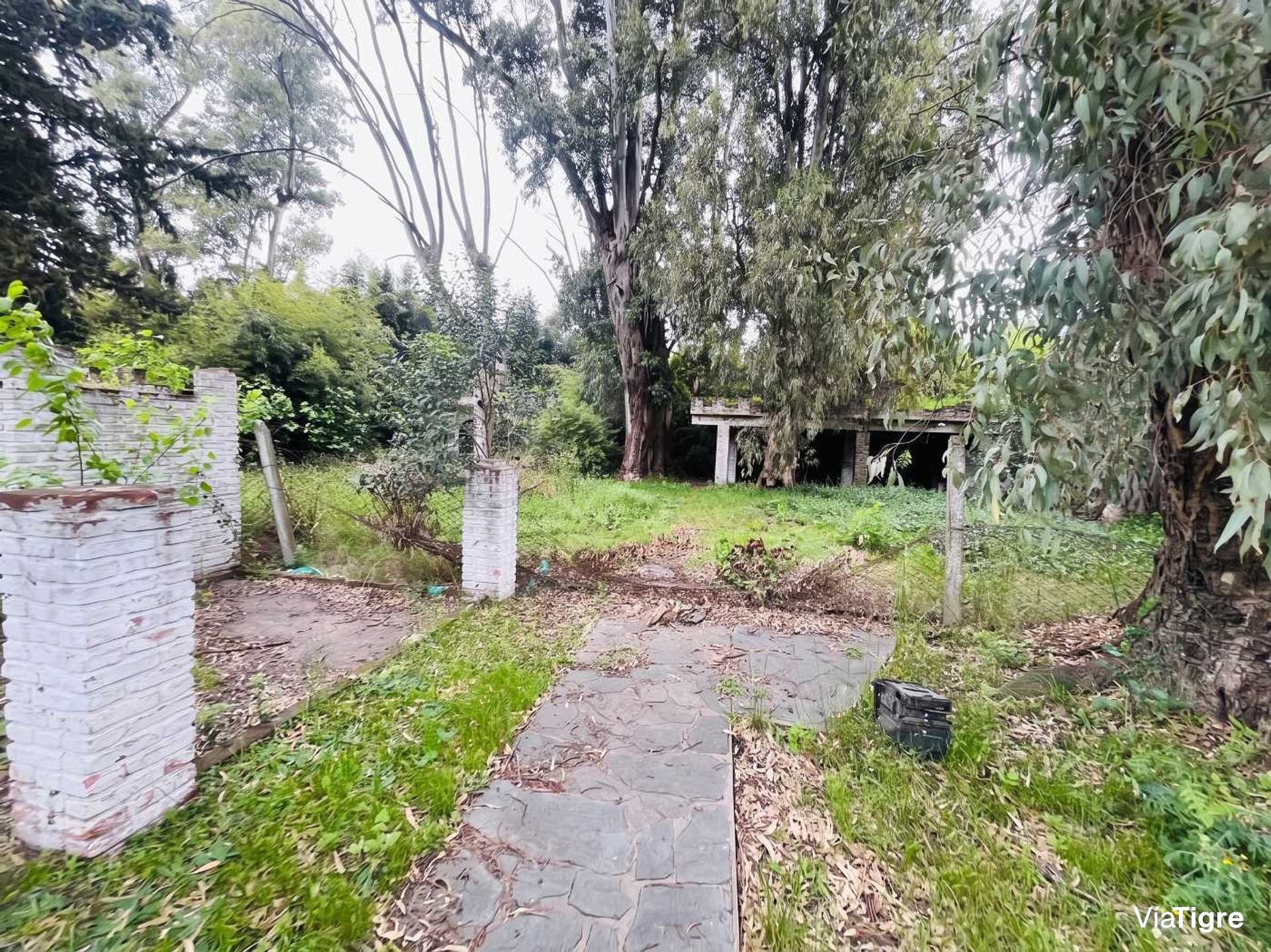 Venta de exelente terreno sobre avenida comercial