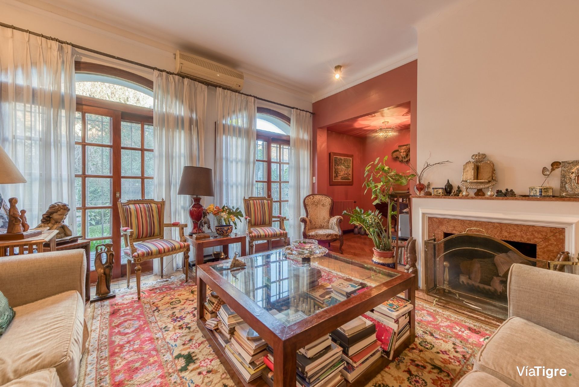Casa venta en La Lucila, parque pileta y parrilla