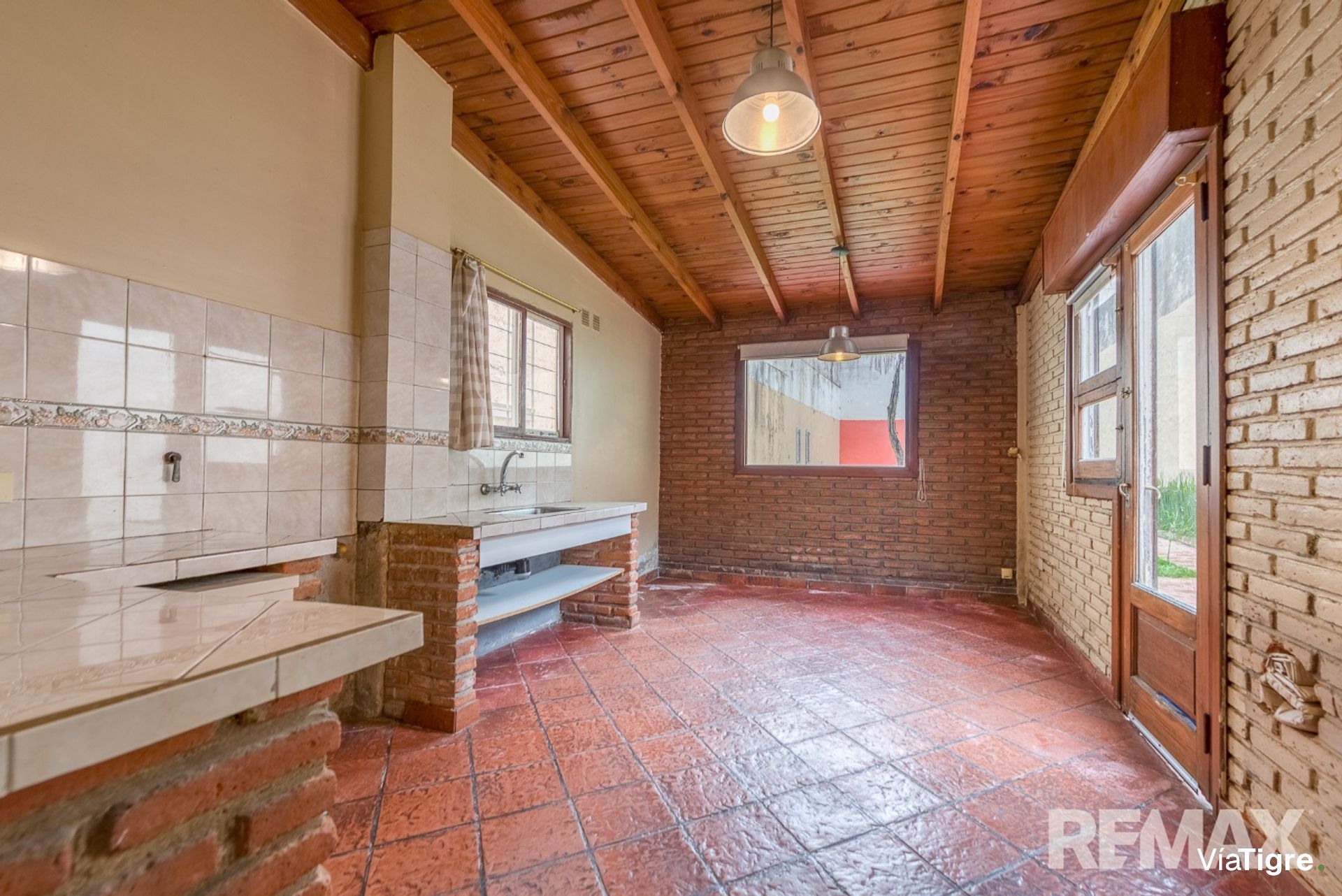 Venta casa 4 ambientes con gran jardin en Victoria