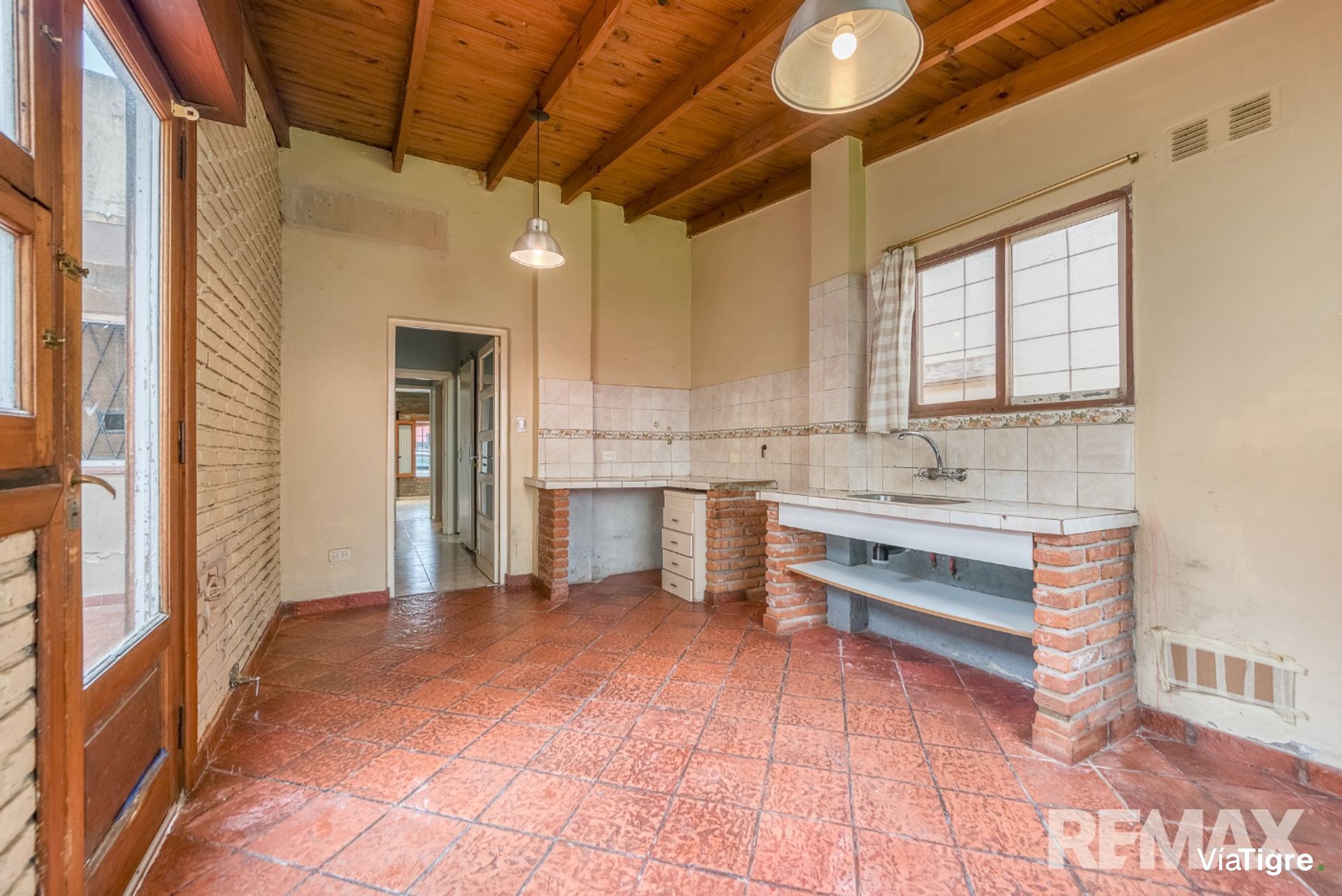 Venta casa 4 ambientes con gran jardin en Victoria
