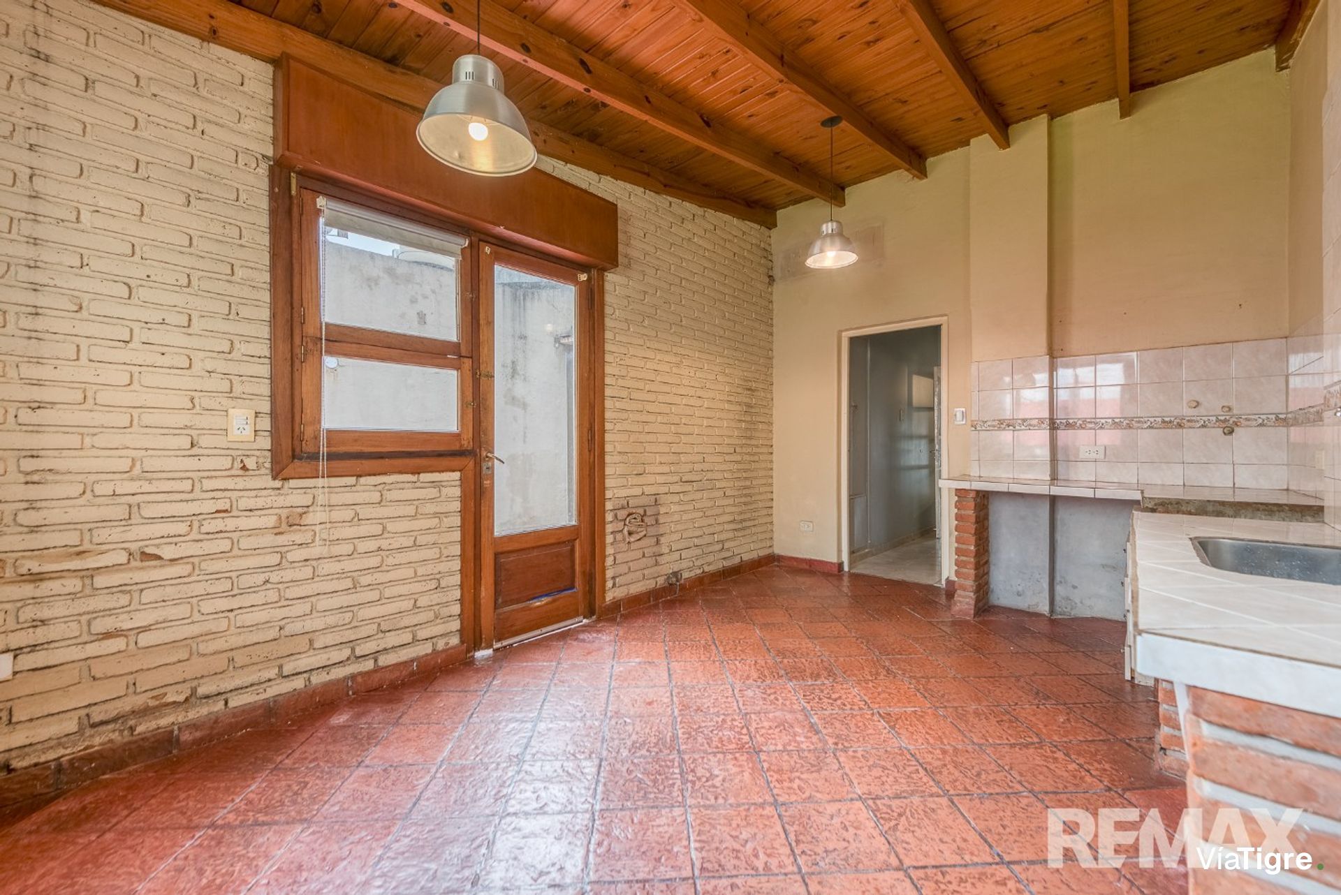 Venta casa 4 ambientes con gran jardin en Victoria