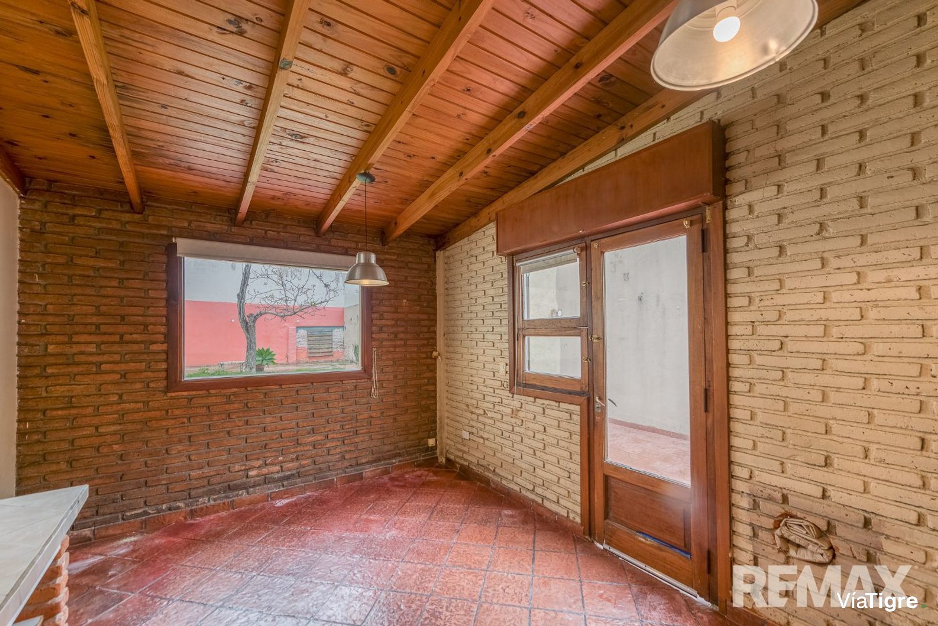 Venta casa 4 ambientes con gran jardin en Victoria
