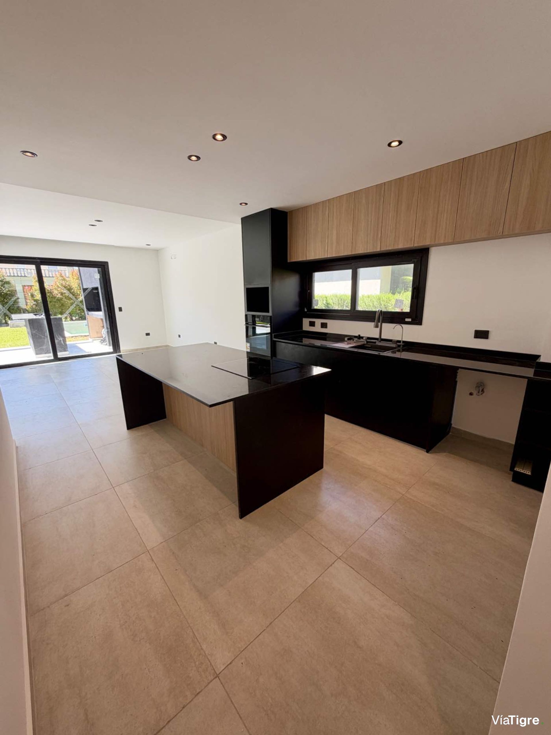 Casa venta Nordelta Castaños 6 ambientes piscina