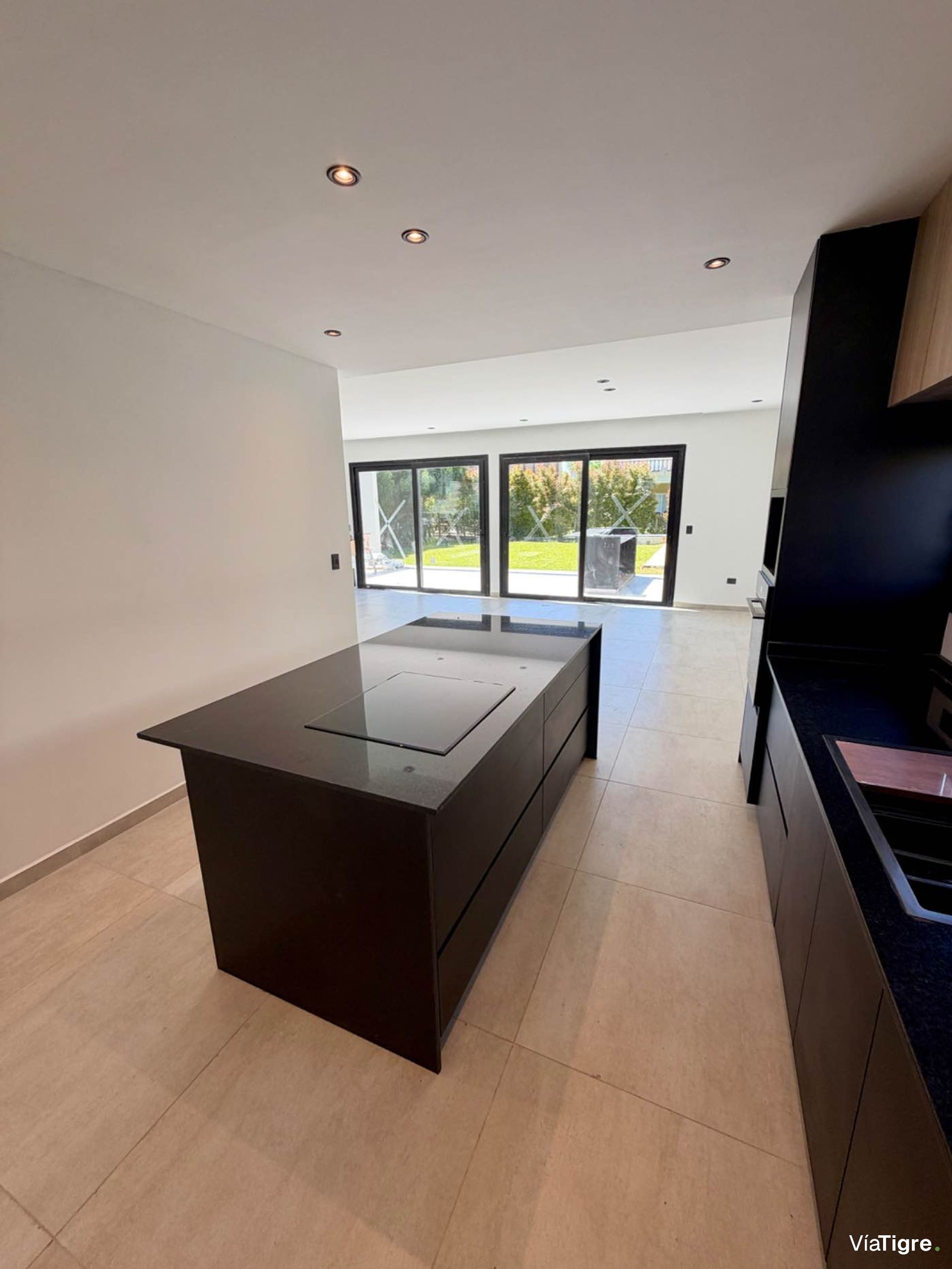 Casa venta Nordelta Castaños 6 ambientes piscina