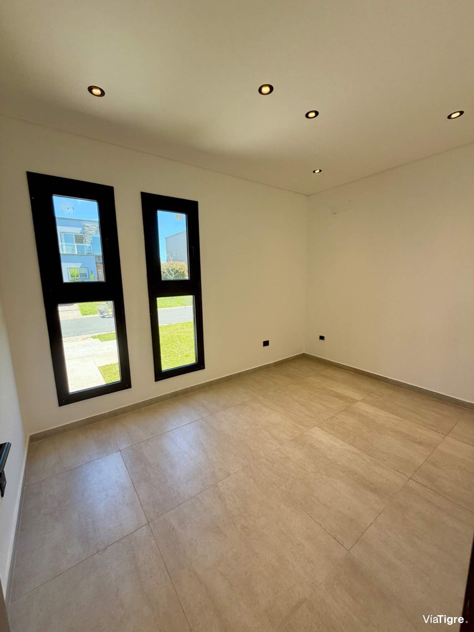 Casa venta Nordelta Castaños 6 ambientes piscina