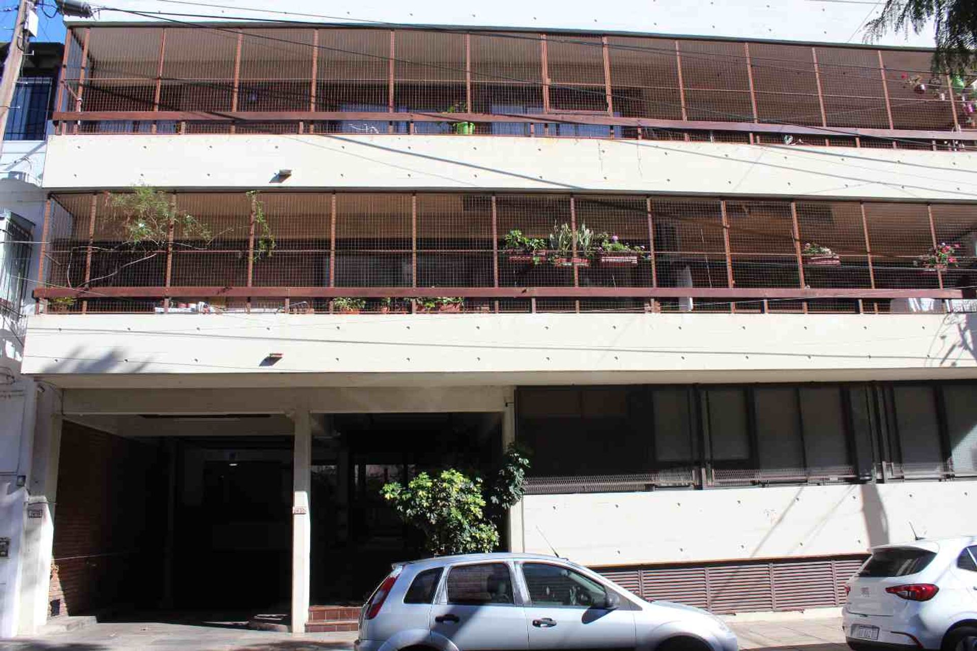Sale of Covered Parking Building in Olivos Maipú