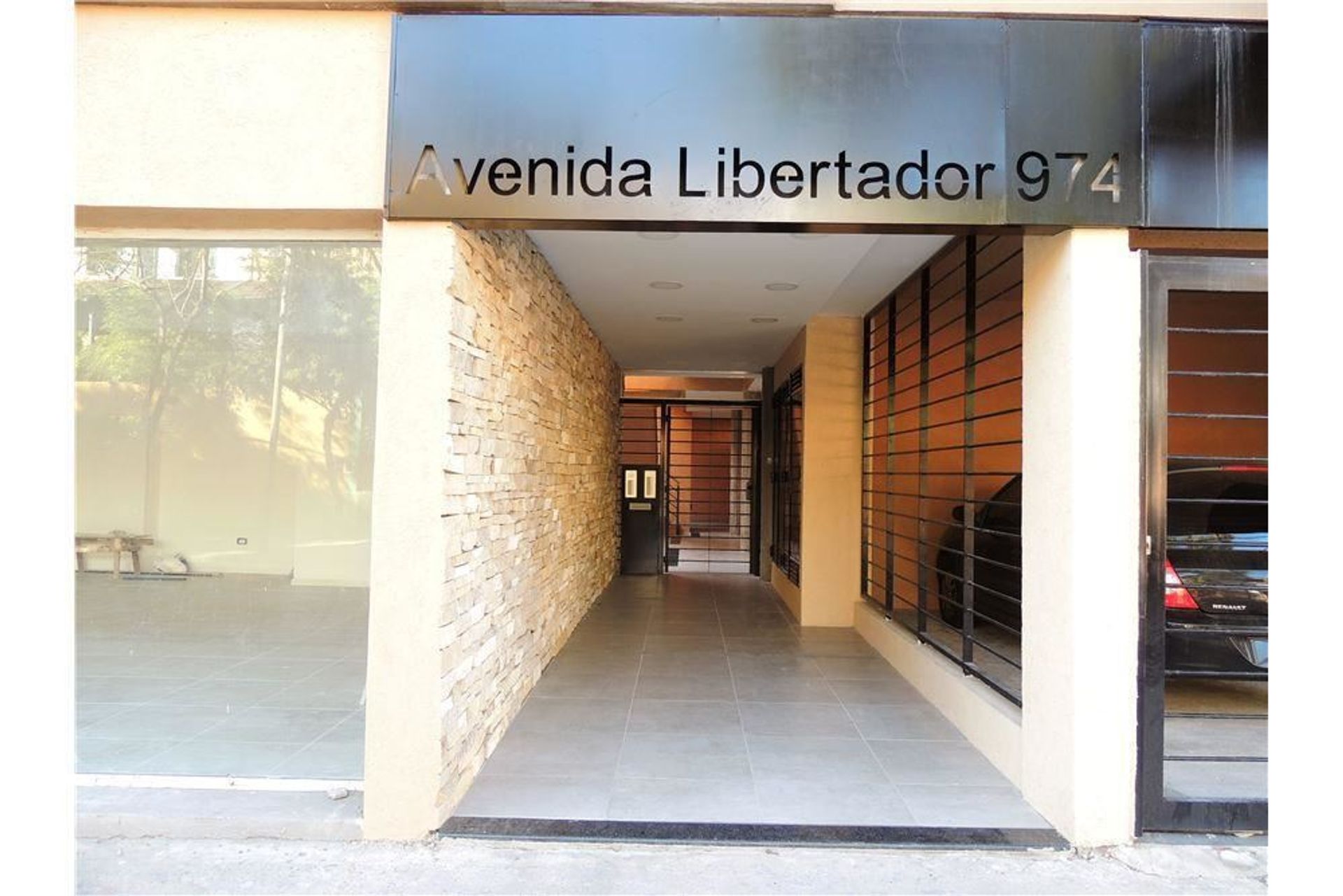 Venta Cochera Cubierta San Fernando Centro.