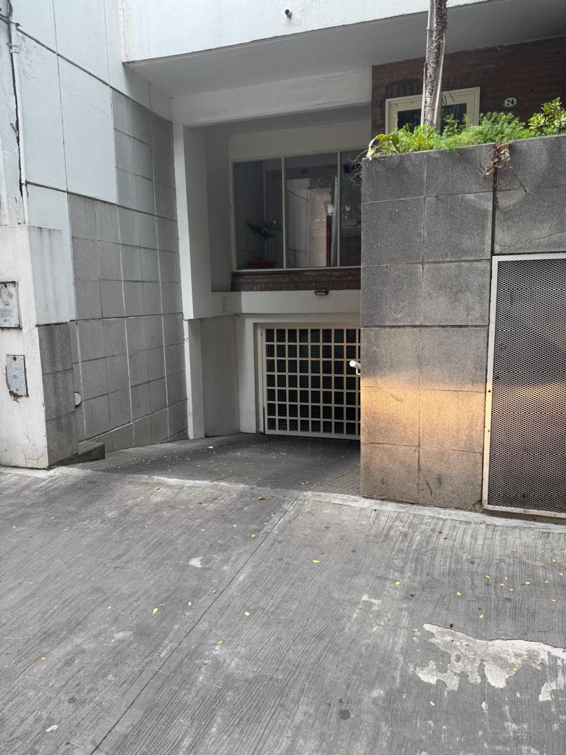 Garage for Sale in San Isidro