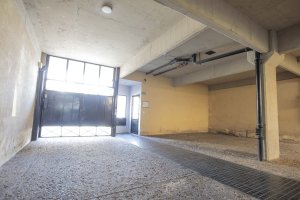 Venta De Cochera En Pb En Excelente Ubicaciön!!
