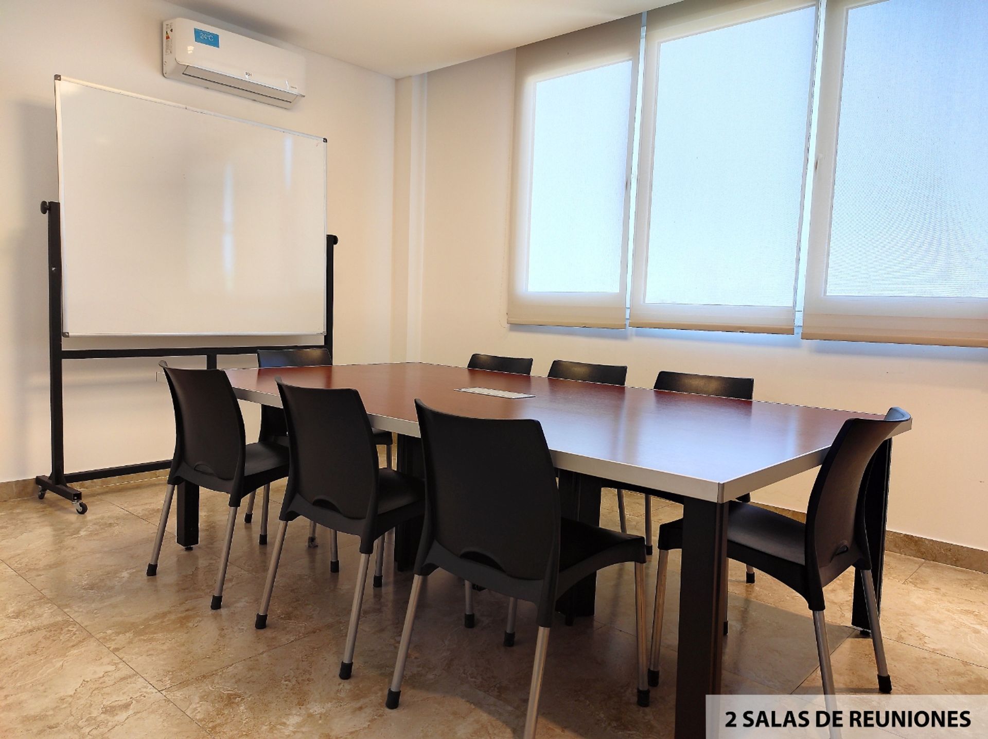VENTA OFICINA - EXCELENTE UBICACION c/2 cocheras