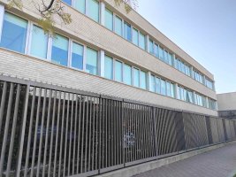VENTA OFICINA - EXCELENTE UBICACION c/2 cocheras