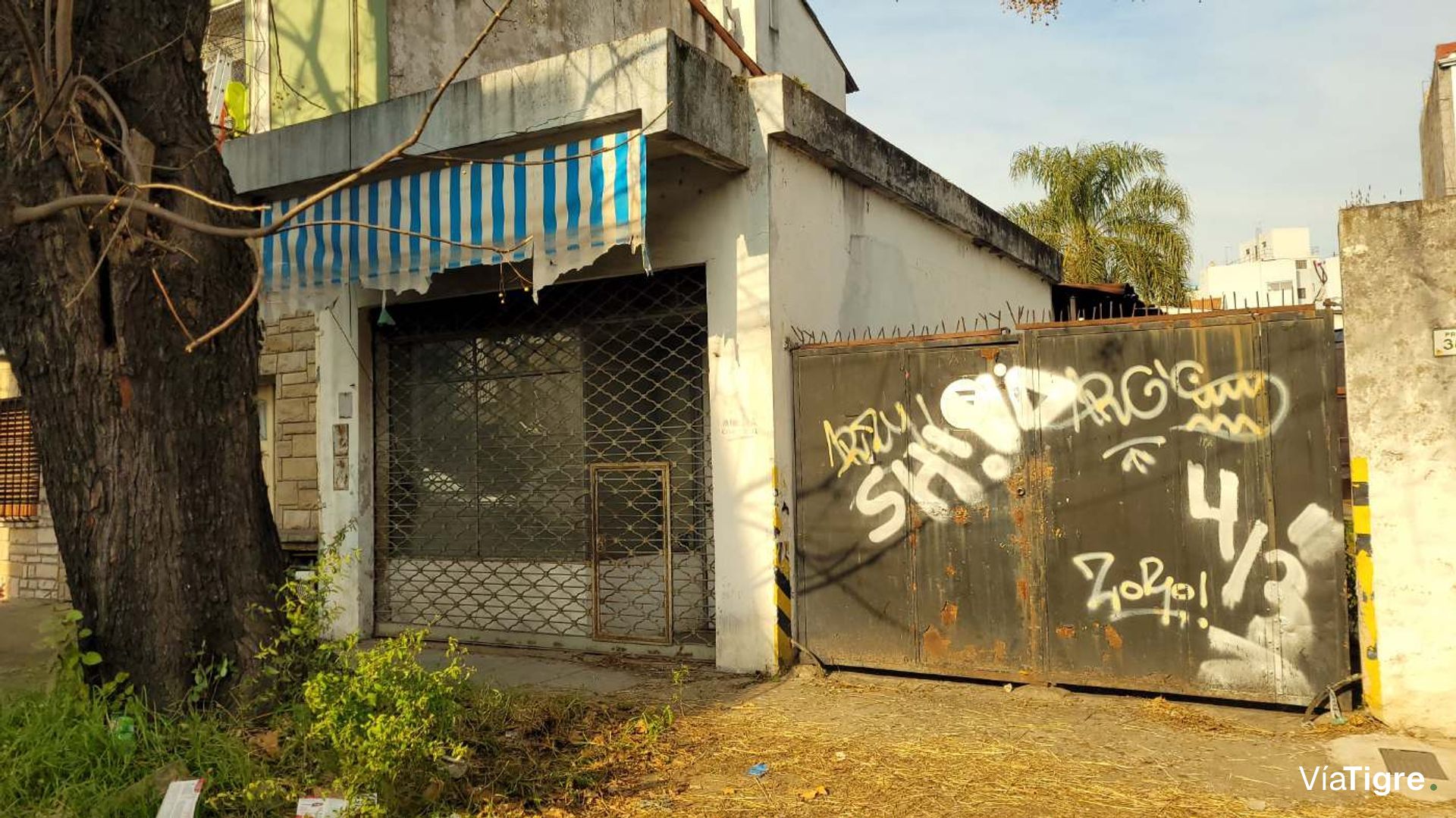 Galpón + local en venta Florida Oeste