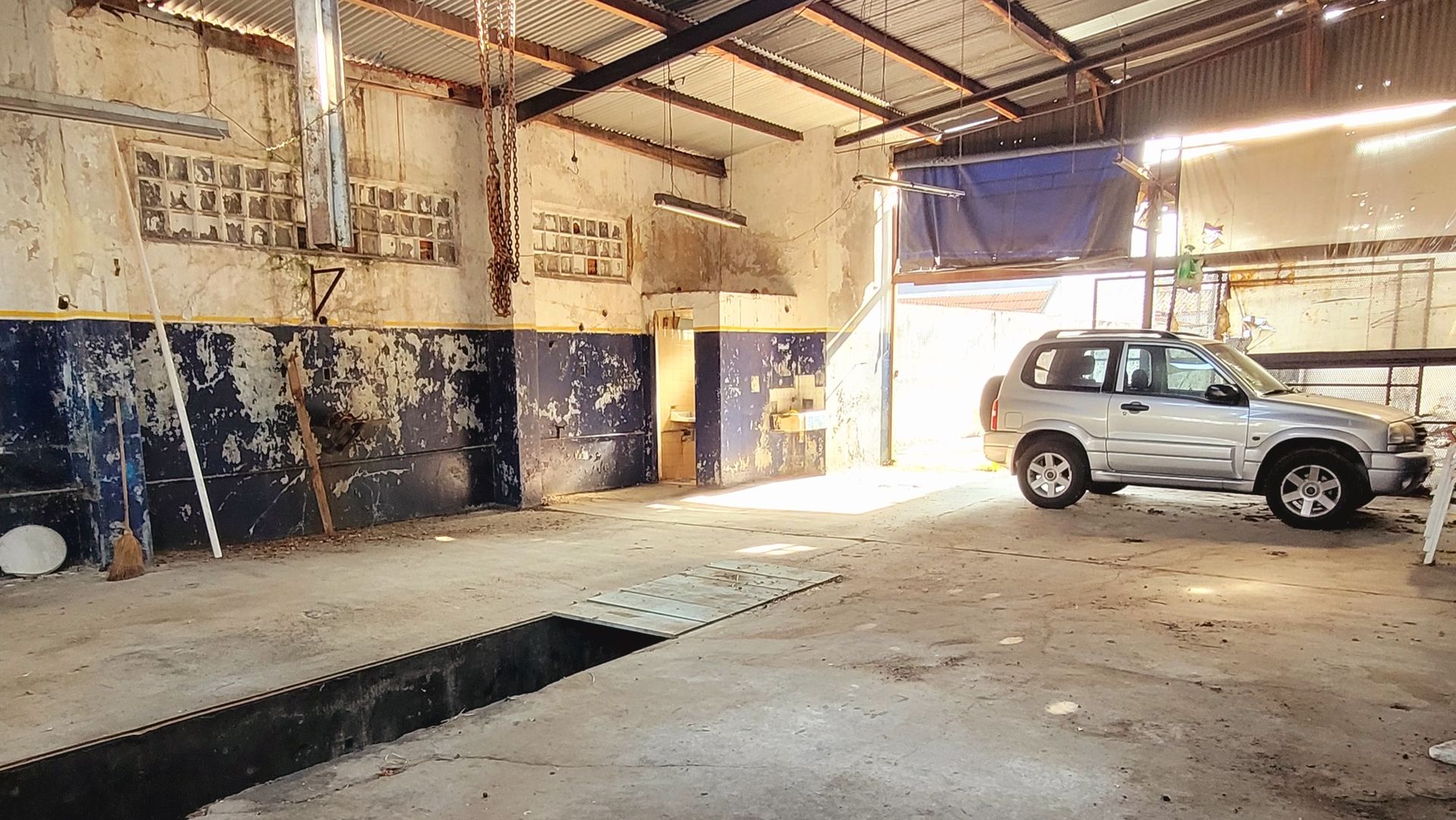 Galpón + local en venta Florida Oeste