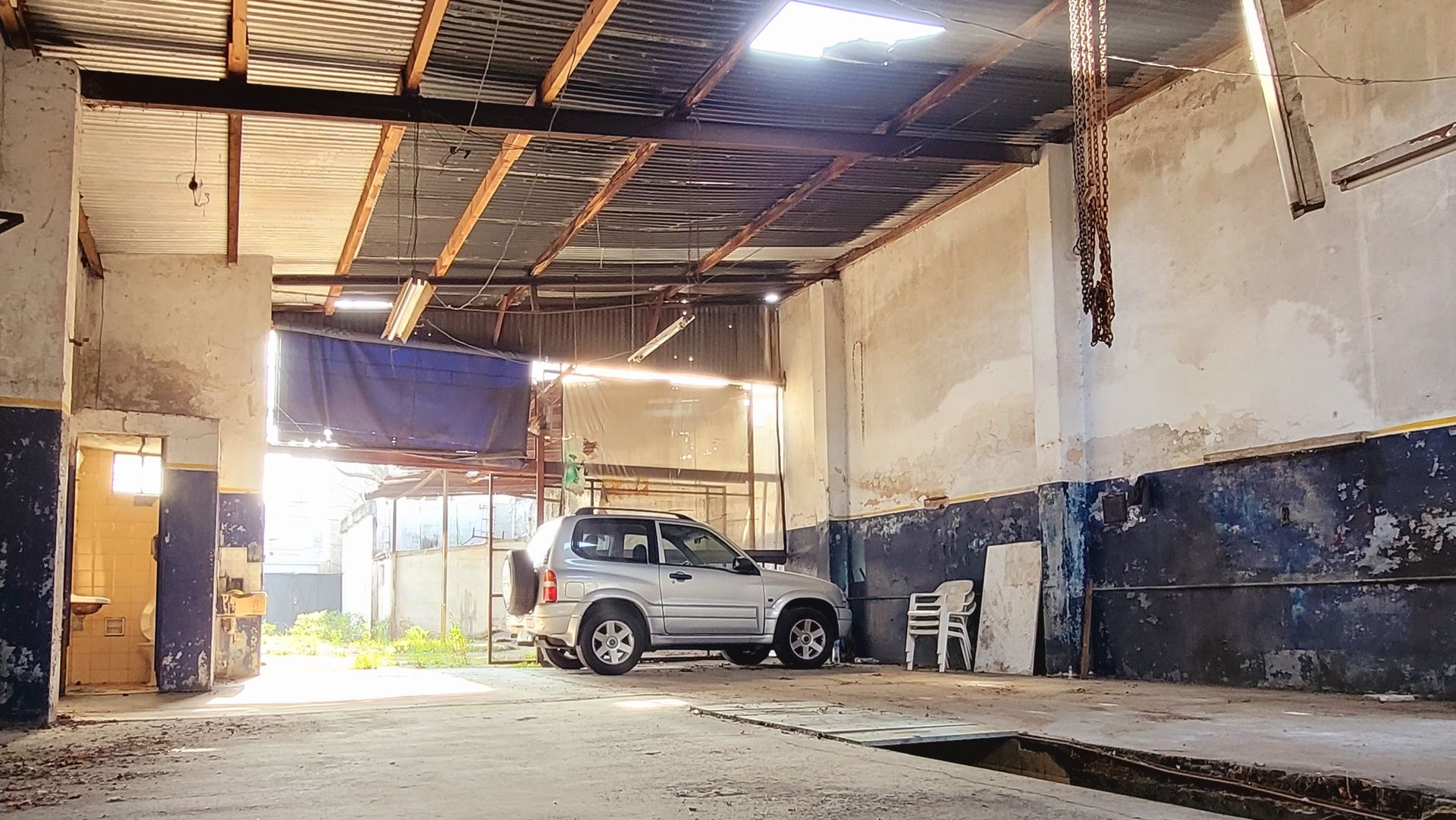 Galpón + local en venta Florida Oeste