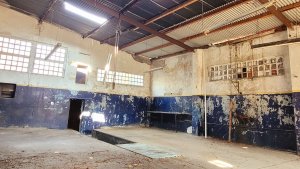 Warehouse + shop for sale Florida West