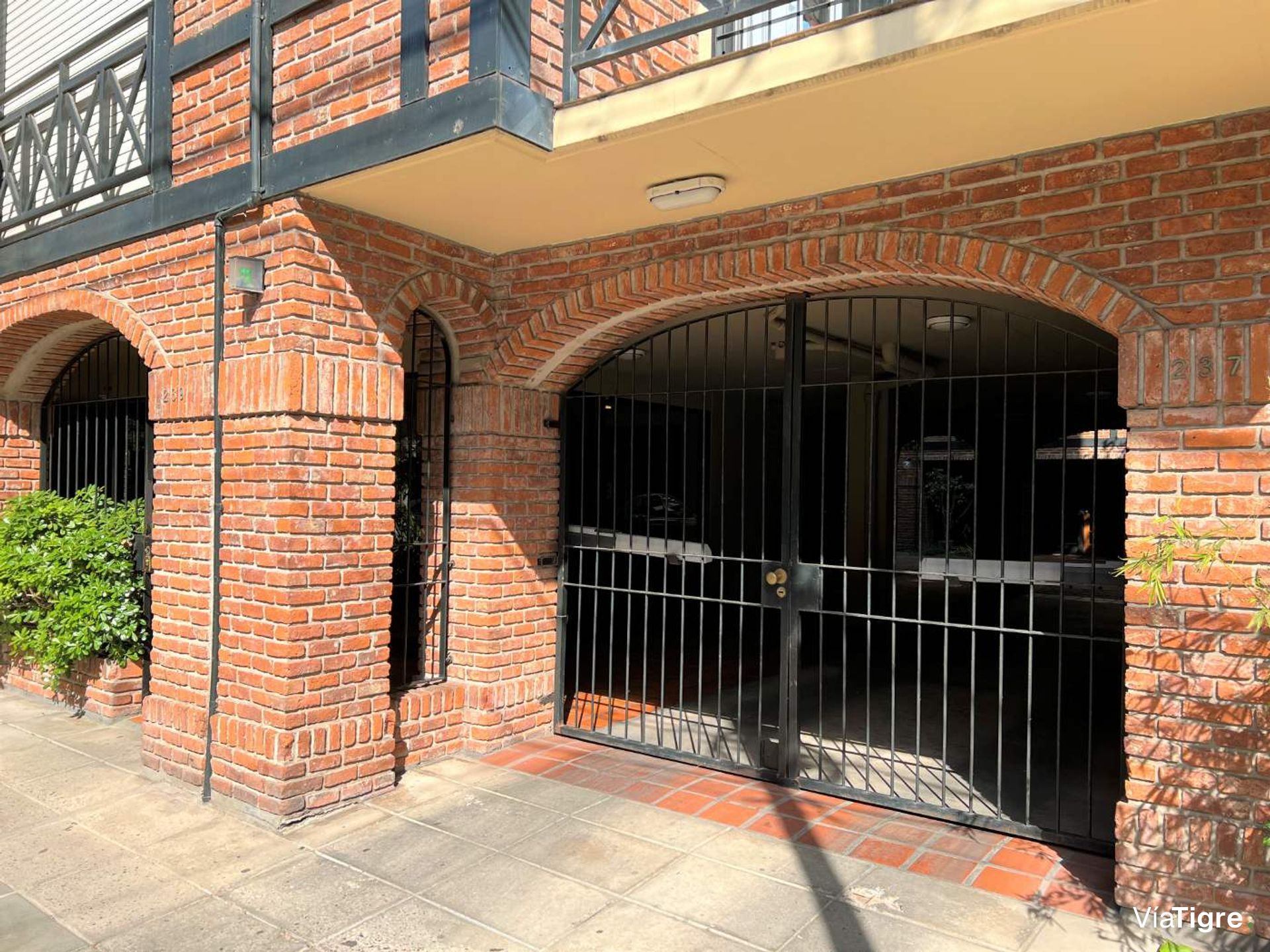 Cochera En Venta En Centro De San Isidro