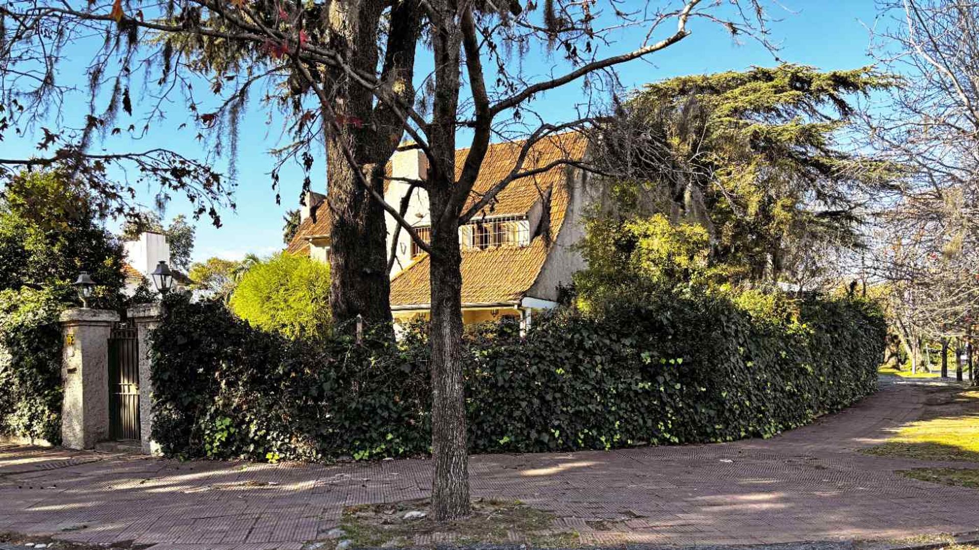 TERRENO 1145 m2, SAN ISIDRO, BARRIO AGUIRRE