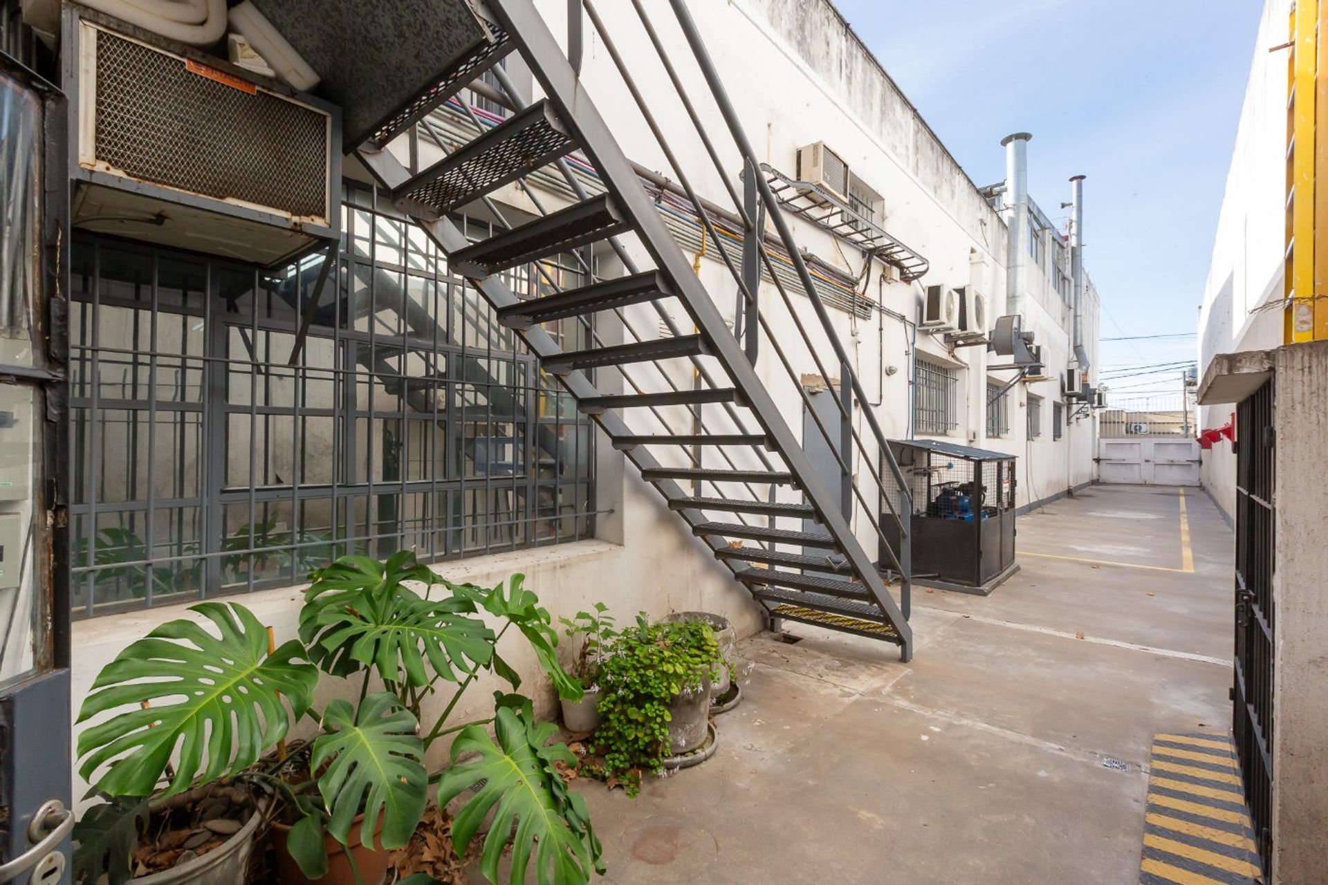 Venta Galpon Laboratorio Y Oficinas En V. Martelli