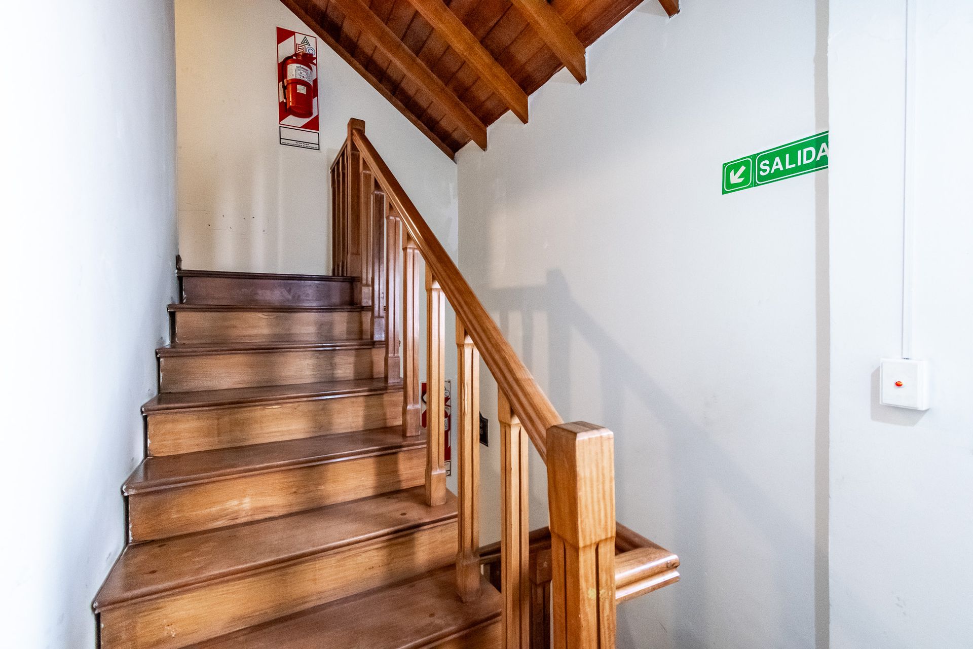 Oficina Venta San Isidro con cochera Excelente