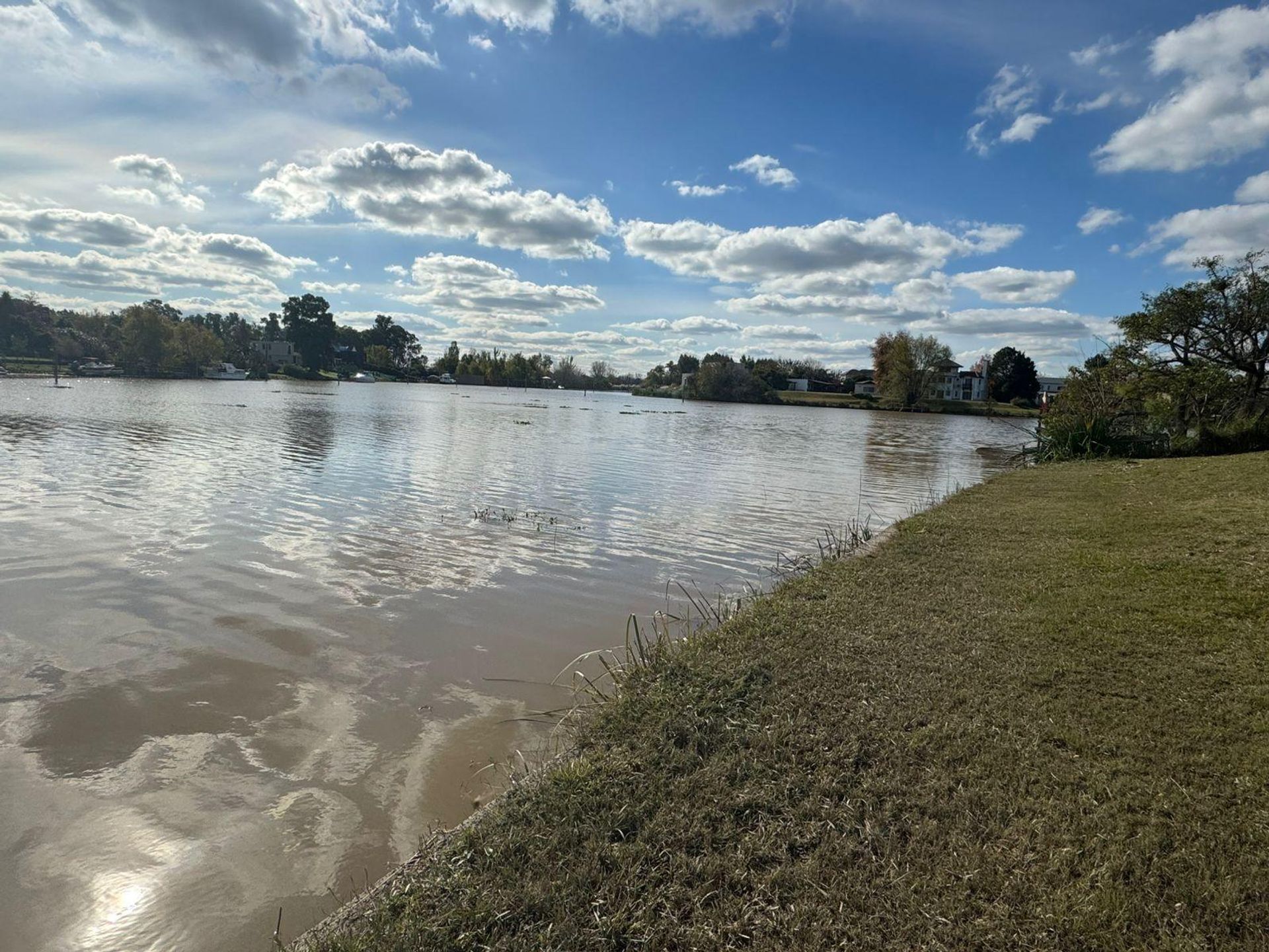 Riverfront lot for sale in Santa Catalina, Sector 3