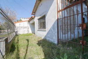 House for Sale to Remodel or Lot 10 x 24.5 – Olivos