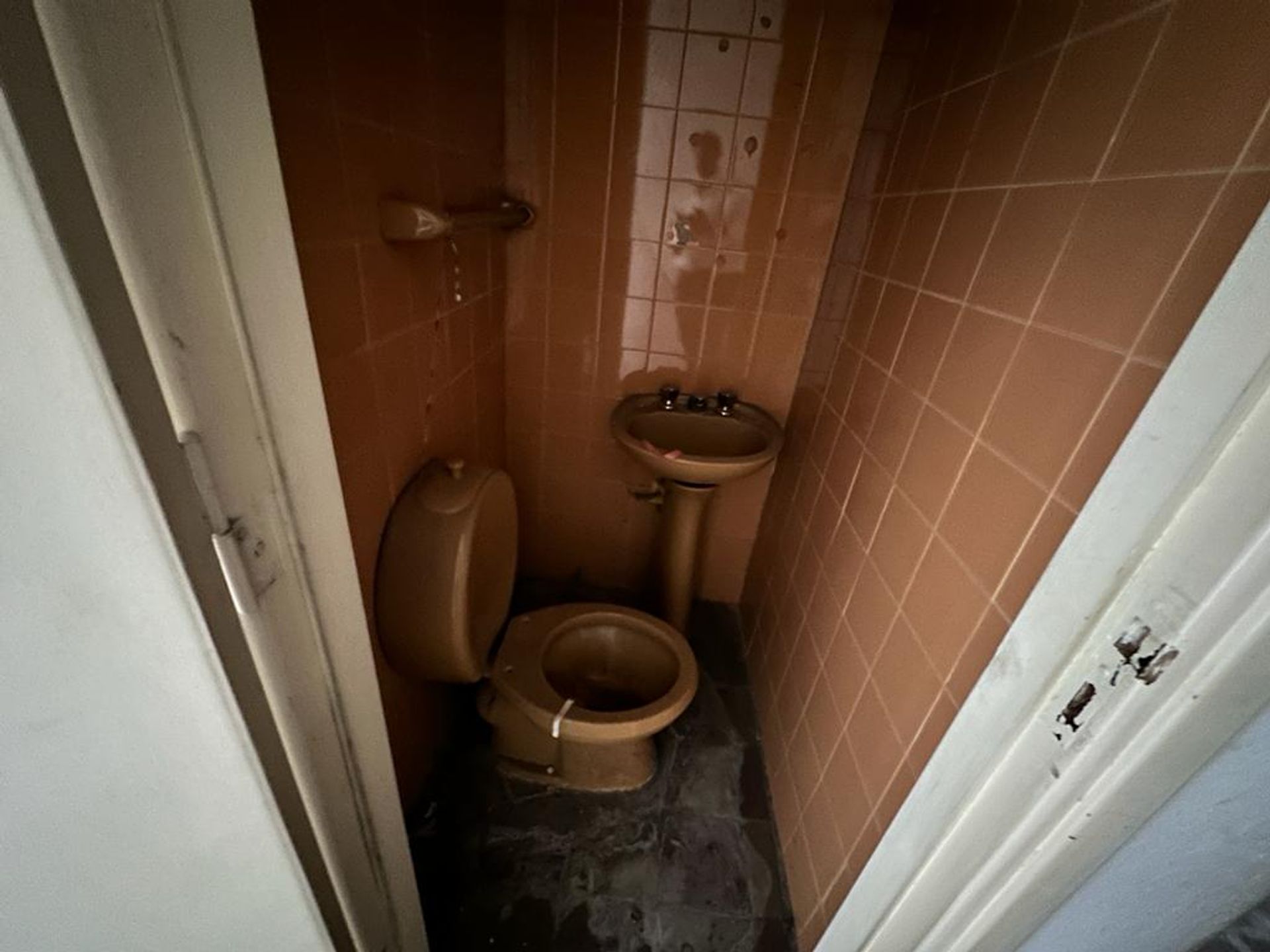 Venta Fábrica 3 pisos + 2 departamentos en Duplex