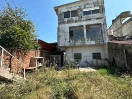 Sale of 3-story factory plus 2 duplex apartments