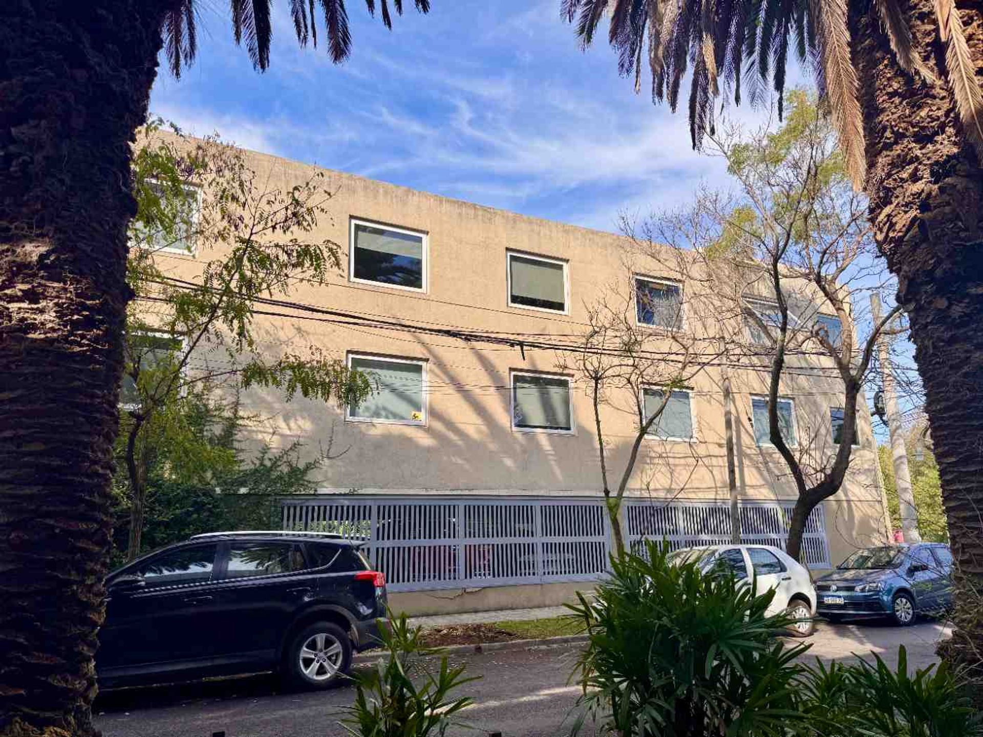 Oficina con excelente ubicación San isidro Cochera