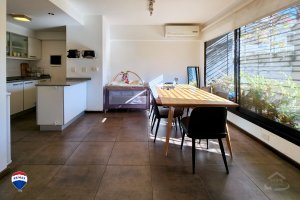 Sale of 4-room apartment with patio, terrace, and garage, Florida M