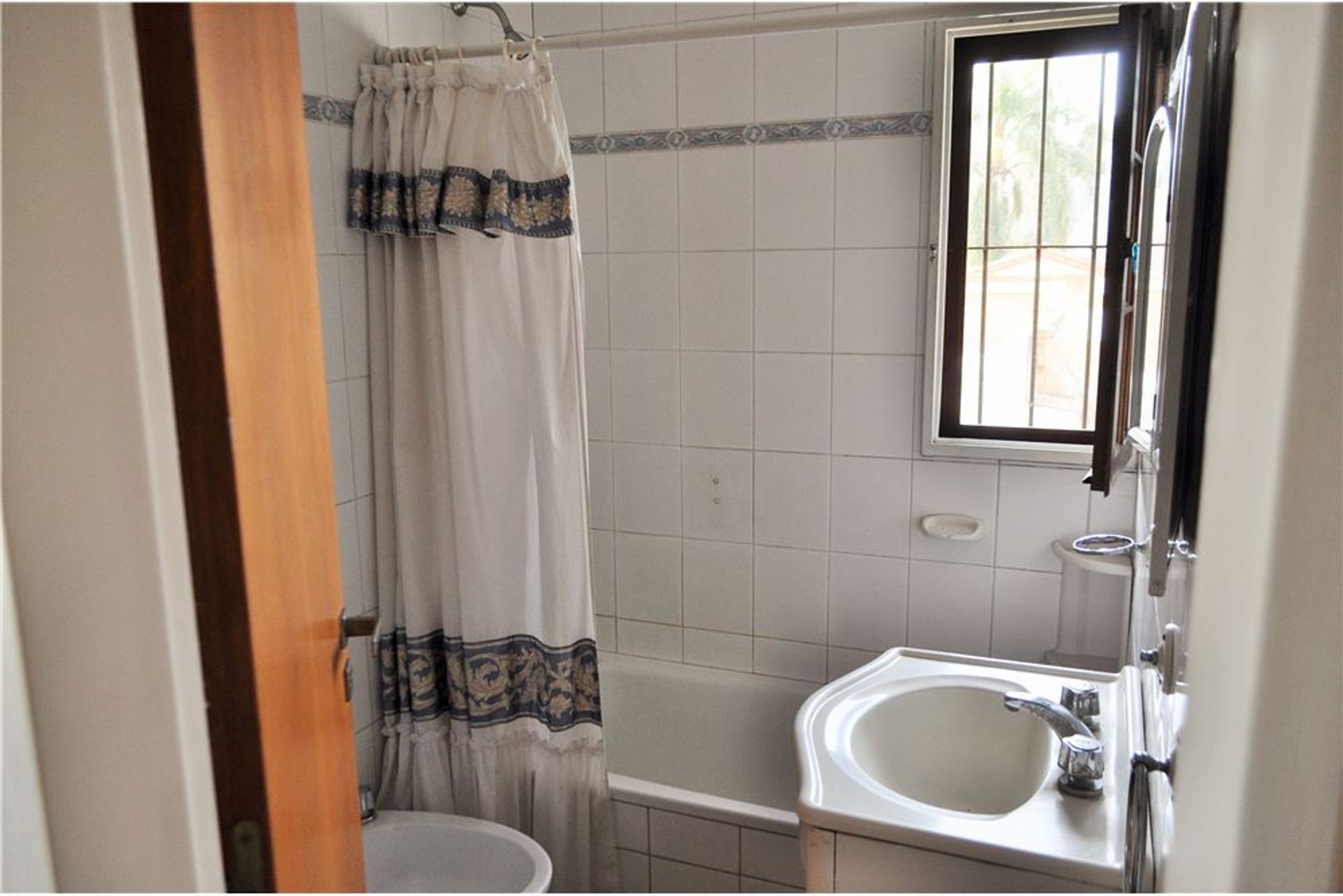Casa 4 Amb Con Jardin Y Cochera - Don Torcuato